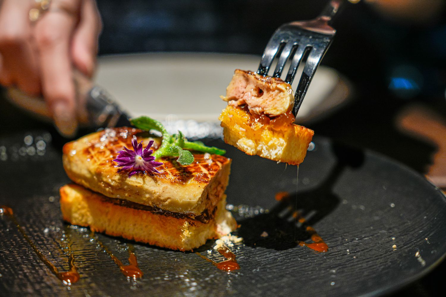 胡志明市高級餐廳|Pullman五星飯店高空牛排館 Mad Cow Saigon，和牛與百萬夜景一次滿足! @混血珊莎的奇幻旅程