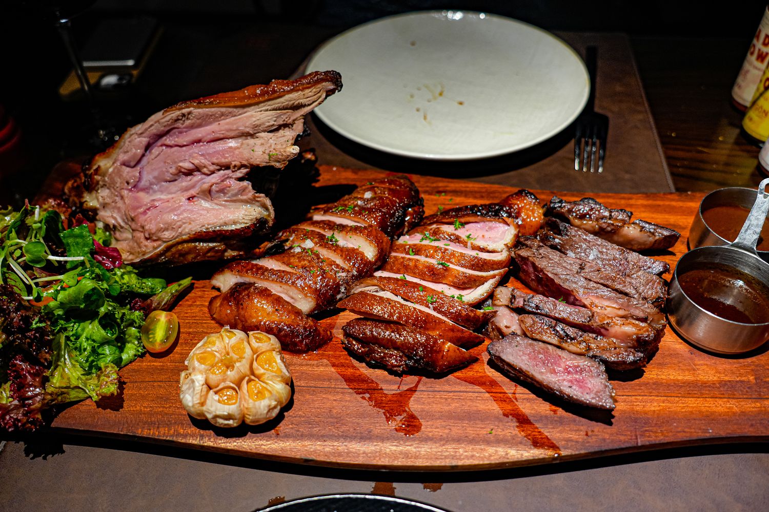 胡志明市高級餐廳|Pullman五星飯店高空牛排館 Mad Cow Saigon，和牛與百萬夜景一次滿足! @混血珊莎的奇幻旅程