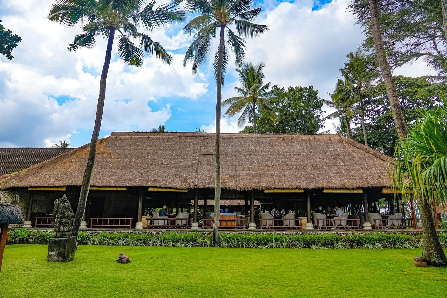 【峇里島住宿】The Oberoi, Bali 歐貝羅伊海灘度假村:水明漾絕美夕陽、海景Villa與放鬆Spa,完美度假就該這樣! @混血珊莎的奇幻旅程 【峇里島住宿】The Oberoi, Bali 歐貝羅伊海灘度假村:水明漾絕美夕陽、海景Villa與放鬆Spa,完美度假就該這樣! @混血珊莎的奇幻旅程