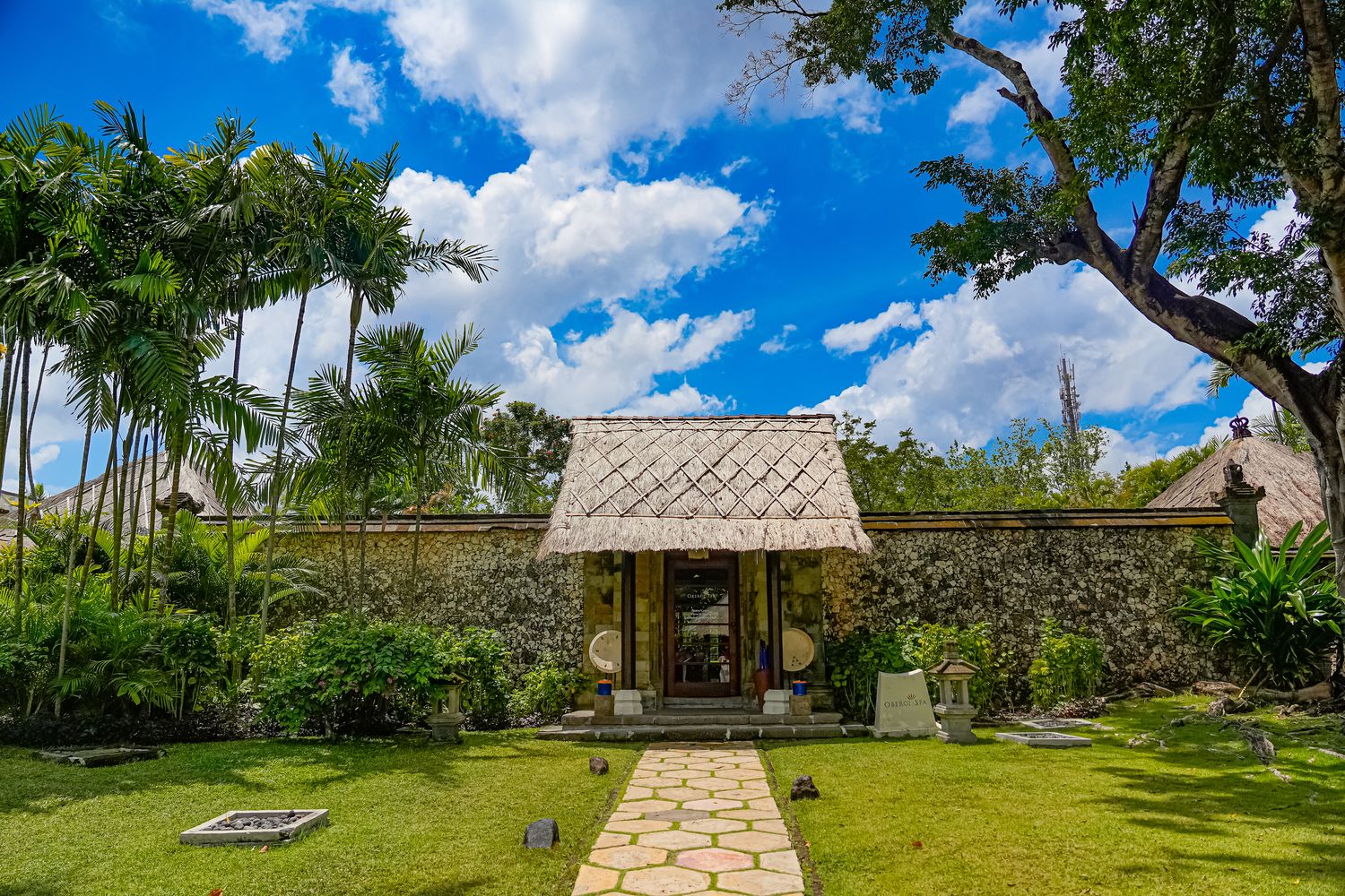 【峇里島住宿】The Oberoi, Bali 歐貝羅伊海灘度假村:水明漾絕美夕陽、海景Villa與放鬆Spa,完美度假就該這樣! @混血珊莎的奇幻旅程 【峇里島住宿】The Oberoi, Bali 歐貝羅伊海灘度假村:水明漾絕美夕陽、海景Villa與放鬆Spa,完美度假就該這樣! @混血珊莎的奇幻旅程