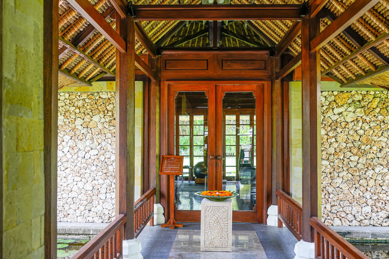 【峇里島住宿】The Oberoi, Bali 歐貝羅伊海灘度假村:水明漾絕美夕陽、海景Villa與放鬆Spa,完美度假就該這樣! @混血珊莎的奇幻旅程 【峇里島住宿】The Oberoi, Bali 歐貝羅伊海灘度假村:水明漾絕美夕陽、海景Villa與放鬆Spa,完美度假就該這樣! @混血珊莎的奇幻旅程