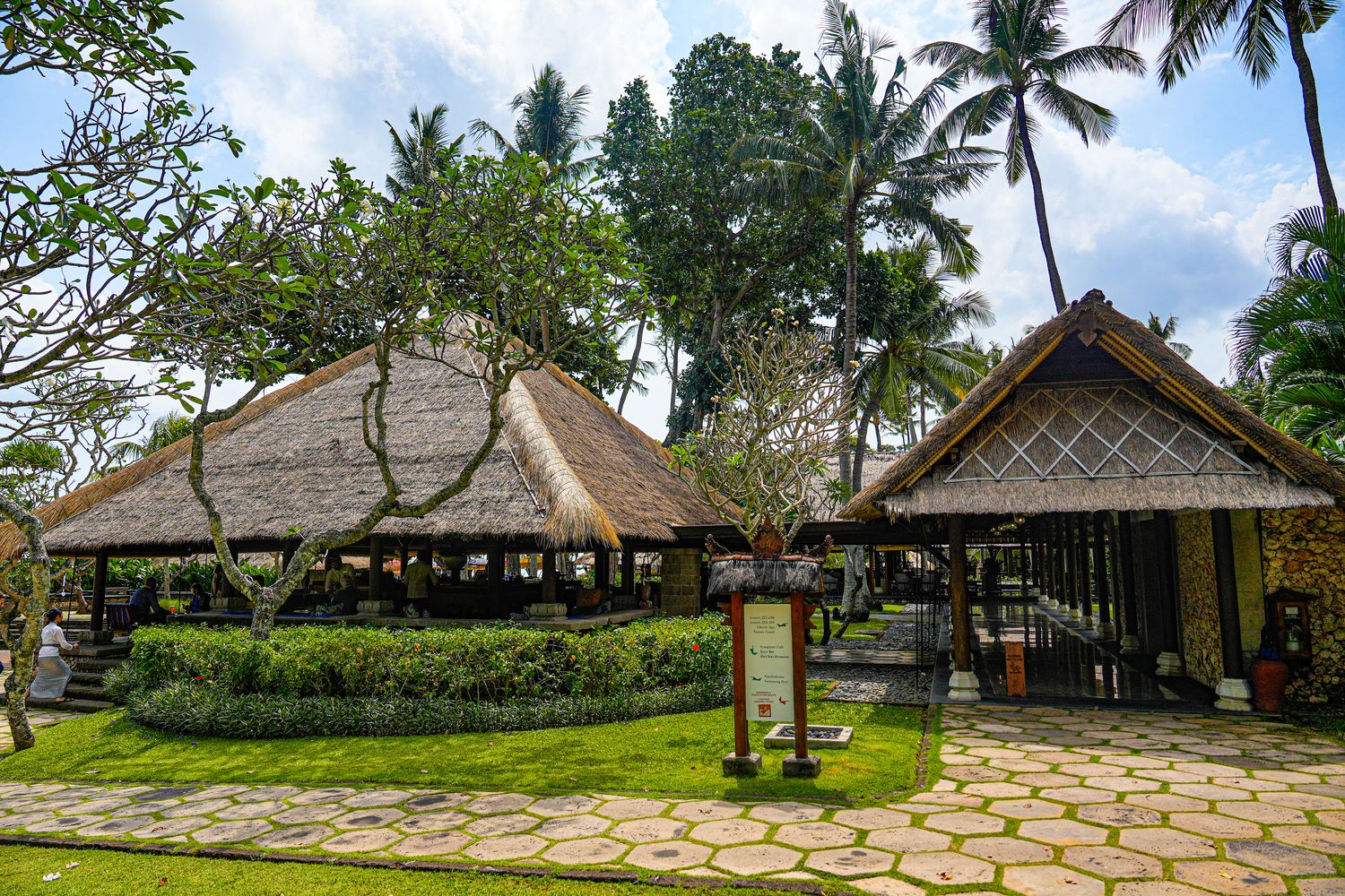 【峇里島住宿】The Oberoi, Bali 歐貝羅伊海灘度假村:水明漾絕美夕陽、海景Villa與放鬆Spa,完美度假就該這樣! @混血珊莎的奇幻旅程 【峇里島住宿】The Oberoi, Bali 歐貝羅伊海灘度假村:水明漾絕美夕陽、海景Villa與放鬆Spa,完美度假就該這樣! @混血珊莎的奇幻旅程