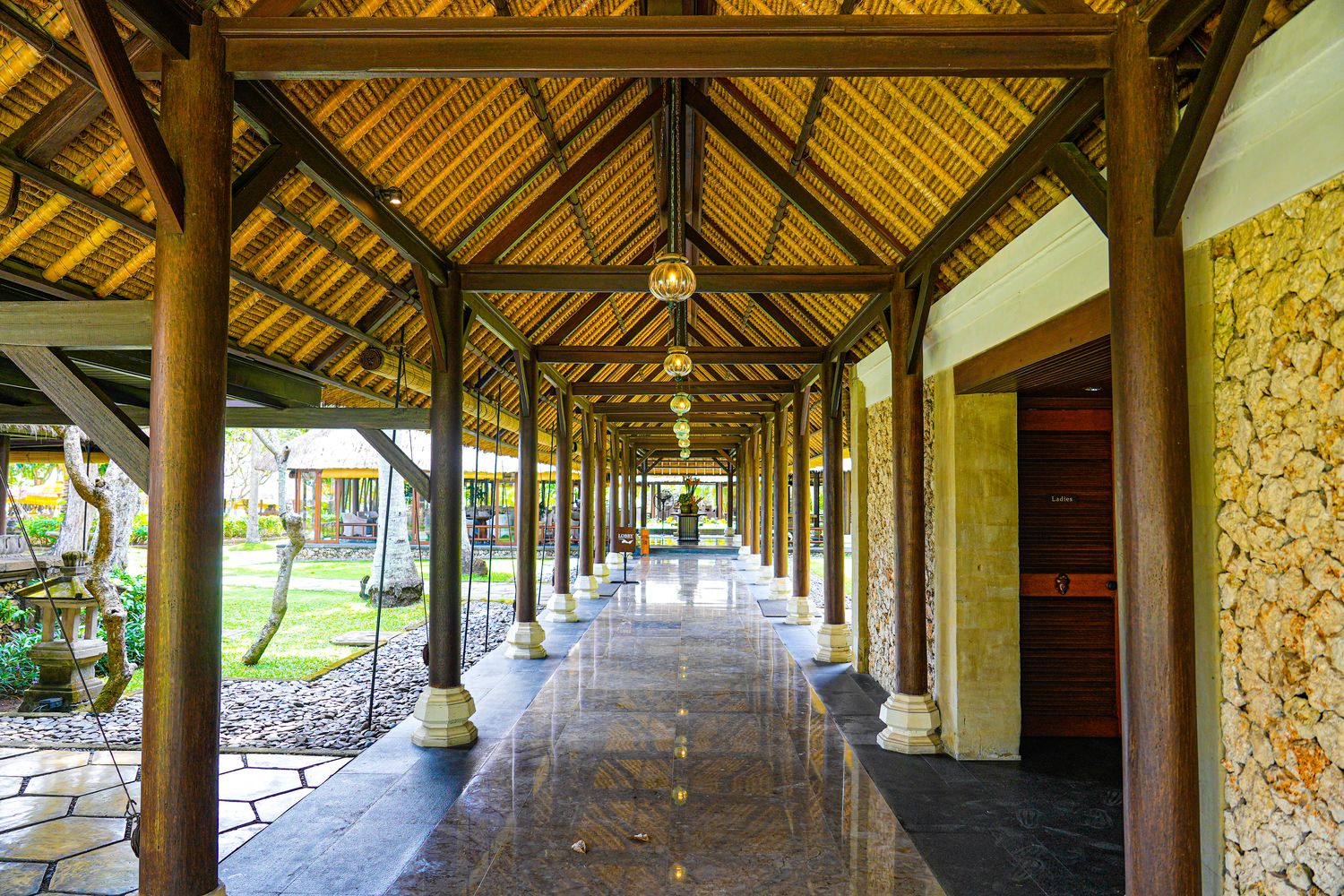 【峇里島住宿】The Oberoi, Bali 歐貝羅伊海灘度假村:水明漾絕美夕陽、海景Villa與放鬆Spa,完美度假就該這樣! @混血珊莎的奇幻旅程 【峇里島住宿】The Oberoi, Bali 歐貝羅伊海灘度假村:水明漾絕美夕陽、海景Villa與放鬆Spa,完美度假就該這樣! @混血珊莎的奇幻旅程