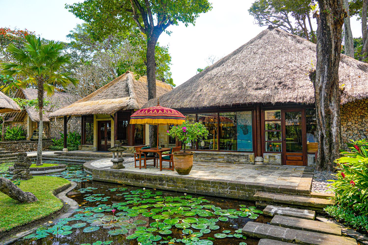 【峇里島住宿】The Oberoi, Bali 歐貝羅伊海灘度假村:水明漾絕美夕陽、海景Villa與放鬆Spa,完美度假就該這樣! @混血珊莎的奇幻旅程 【峇里島住宿】The Oberoi, Bali 歐貝羅伊海灘度假村:水明漾絕美夕陽、海景Villa與放鬆Spa,完美度假就該這樣! @混血珊莎的奇幻旅程