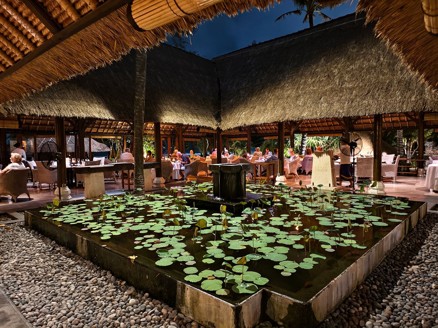 【峇里島住宿】The Oberoi, Bali 歐貝羅伊海灘度假村:水明漾絕美夕陽、海景Villa與放鬆Spa,完美度假就該這樣! @混血珊莎的奇幻旅程 【峇里島住宿】The Oberoi, Bali 歐貝羅伊海灘度假村:水明漾絕美夕陽、海景Villa與放鬆Spa,完美度假就該這樣! @混血珊莎的奇幻旅程