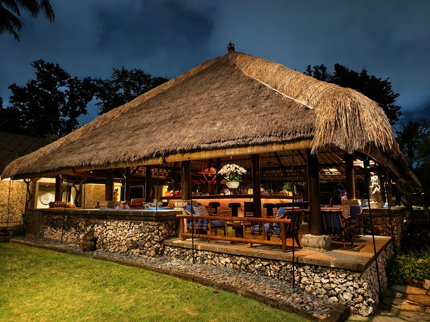 【峇里島住宿】The Oberoi, Bali 歐貝羅伊海灘度假村:水明漾絕美夕陽、海景Villa與放鬆Spa,完美度假就該這樣! @混血珊莎的奇幻旅程 【峇里島住宿】The Oberoi, Bali 歐貝羅伊海灘度假村:水明漾絕美夕陽、海景Villa與放鬆Spa,完美度假就該這樣! @混血珊莎的奇幻旅程