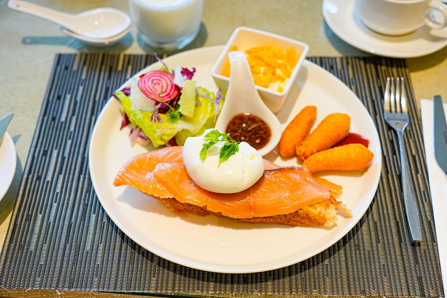 秒飛歐洲！瓏山林蘇澳冷熱泉度假飯店，純白宮廷風與極致雙湯的度假天堂! @混血珊莎的奇幻旅程