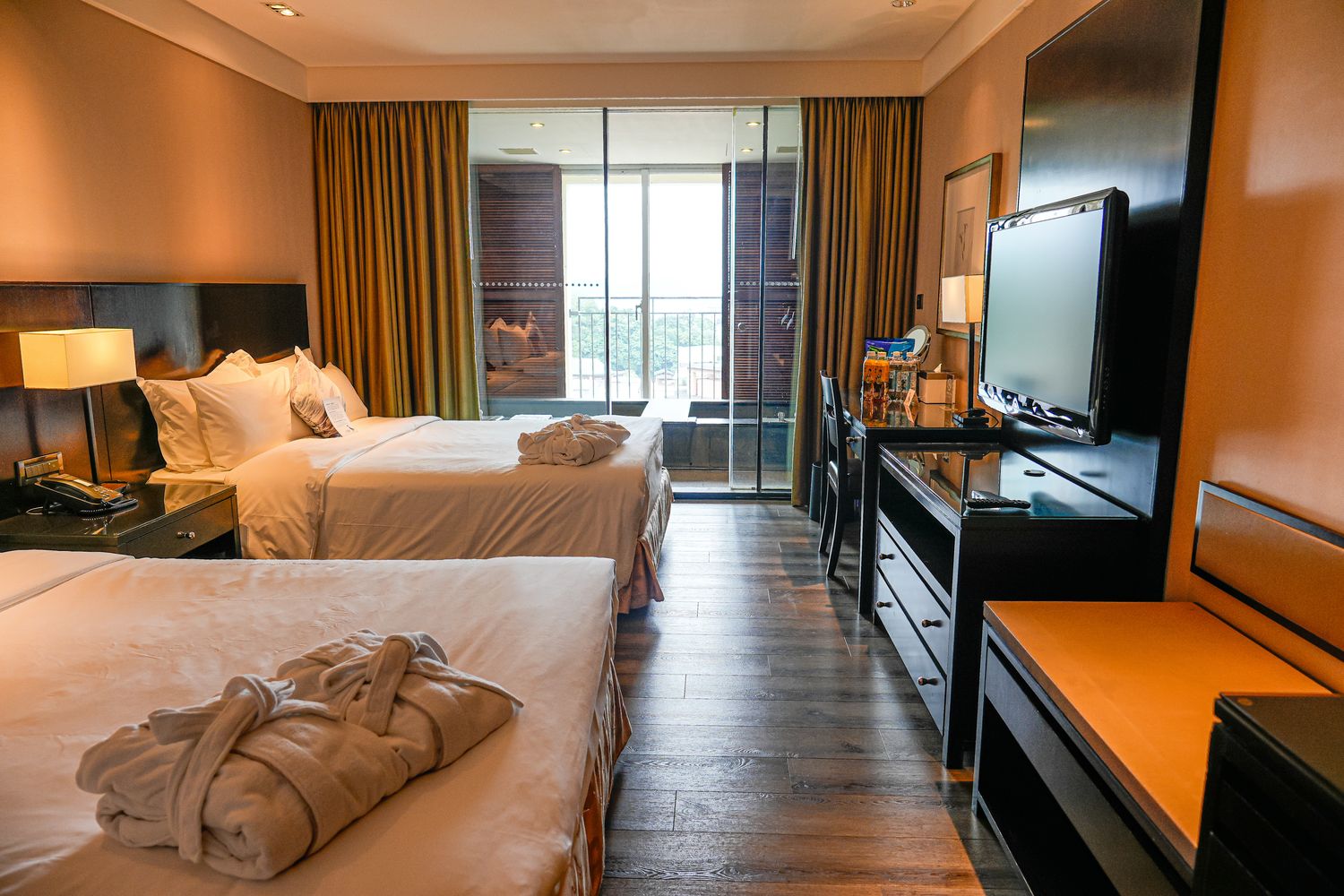 秒飛歐洲！瓏山林蘇澳冷熱泉度假飯店，純白宮廷風與極致雙湯的度假天堂! @混血珊莎的奇幻旅程