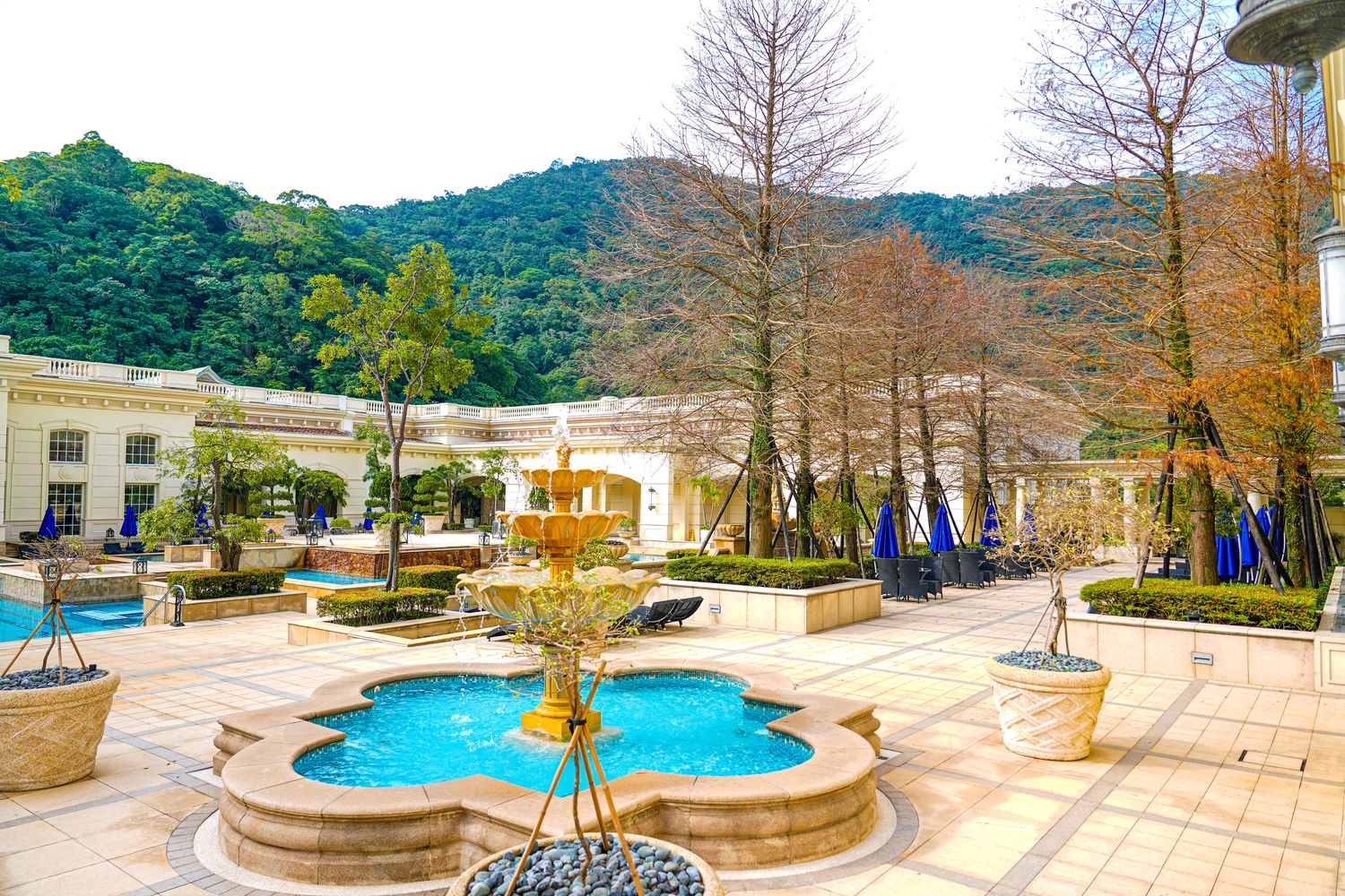 秒飛歐洲！瓏山林蘇澳冷熱泉度假飯店，純白宮廷風與極致雙湯的度假天堂! @混血珊莎的奇幻旅程