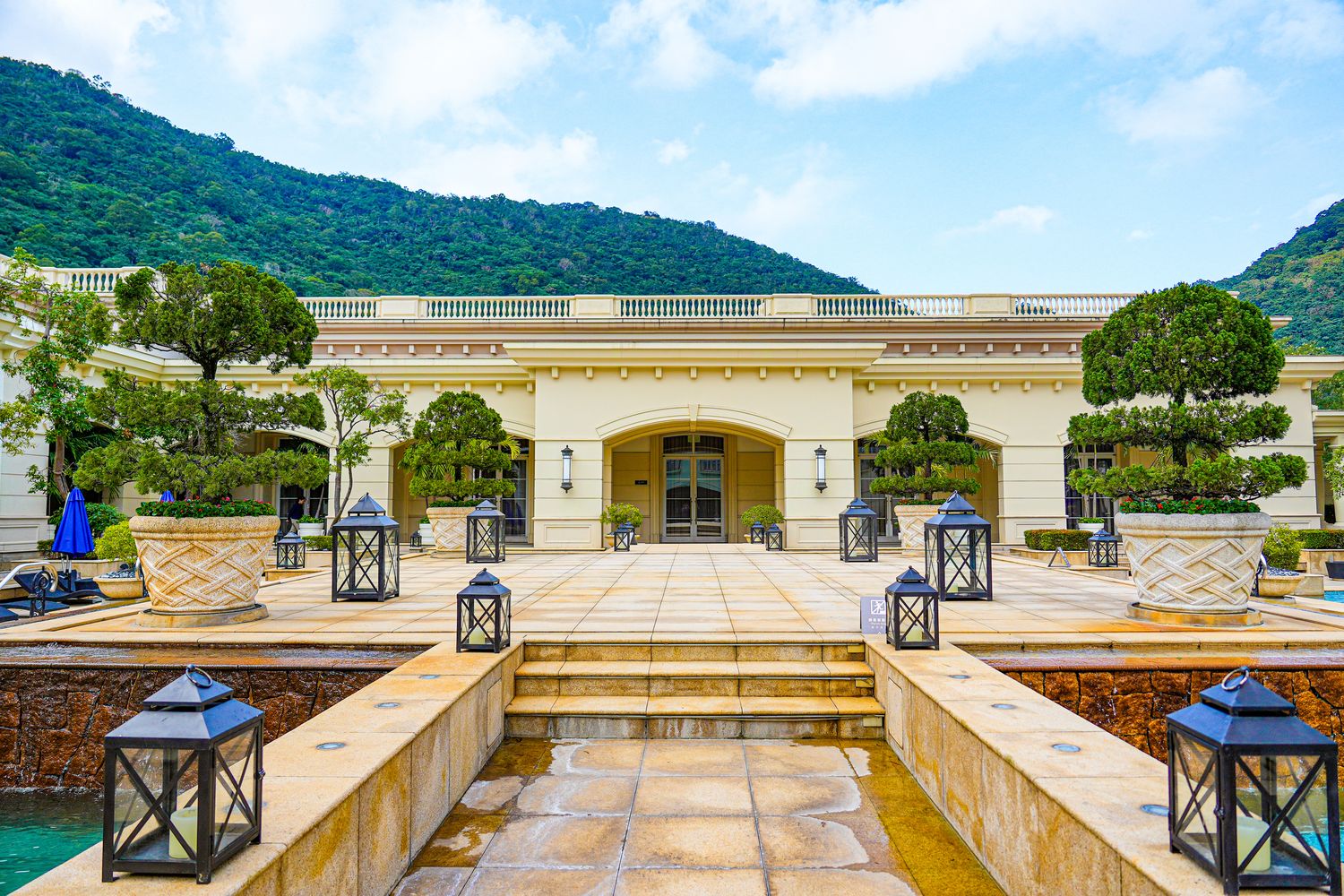 秒飛歐洲！瓏山林蘇澳冷熱泉度假飯店，純白宮廷風與極致雙湯的度假天堂! @混血珊莎的奇幻旅程