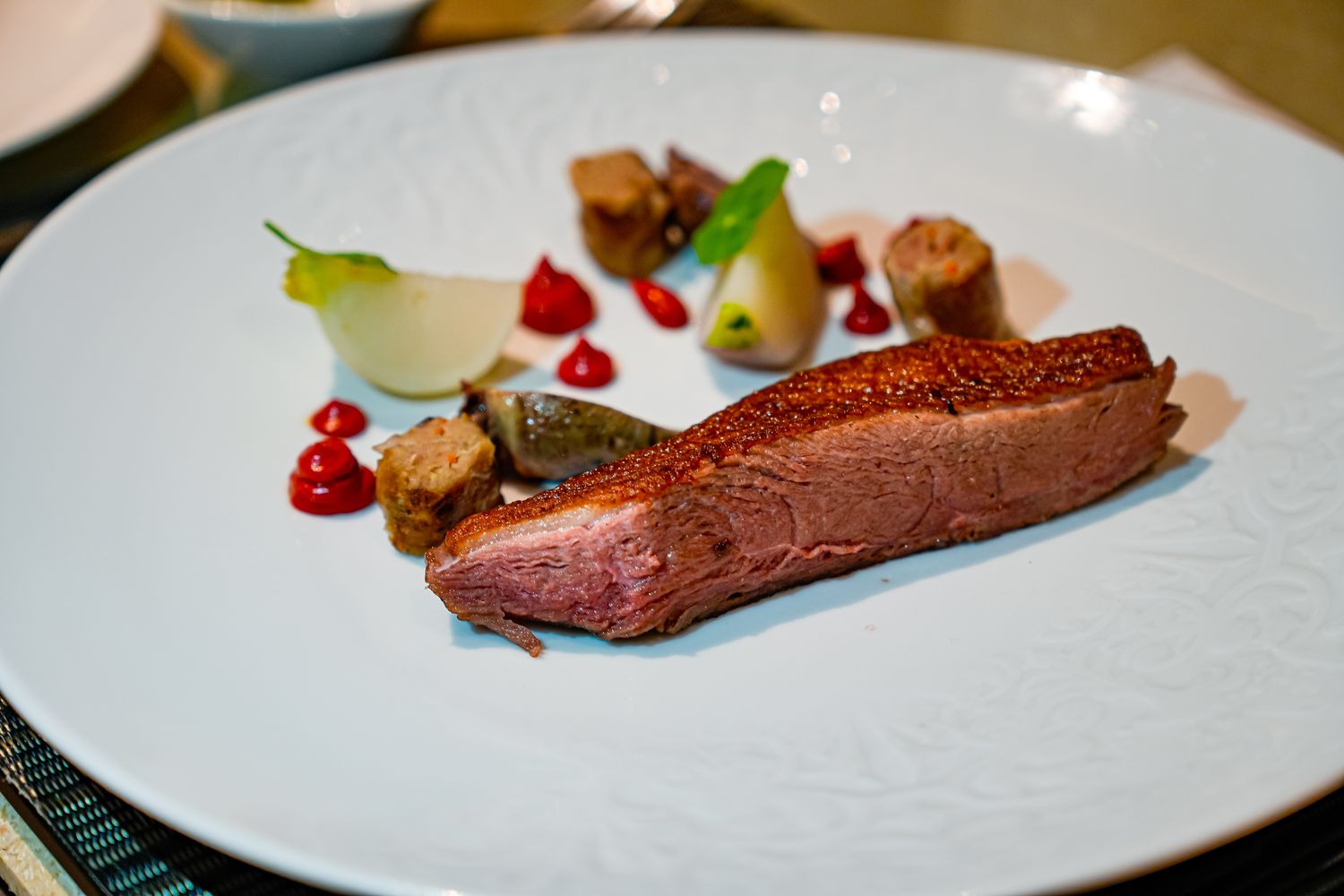 秒飛歐洲！瓏山林蘇澳冷熱泉度假飯店，純白宮廷風與極致雙湯的度假天堂! @混血珊莎的奇幻旅程