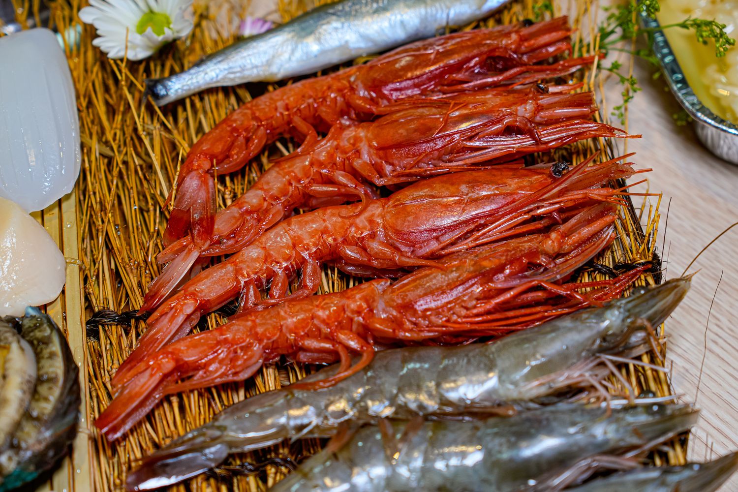 【燒肉道】全台首創軌道送餐，桃園蘆竹吃到飽$789起狂嗑和牛與生猛海鮮! @混血珊莎的奇幻旅程
