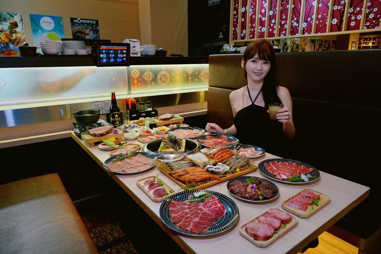 【燒肉道】全台首創軌道送餐，桃園蘆竹吃到飽$789起狂嗑和牛與生猛海鮮! @混血珊莎的奇幻旅程