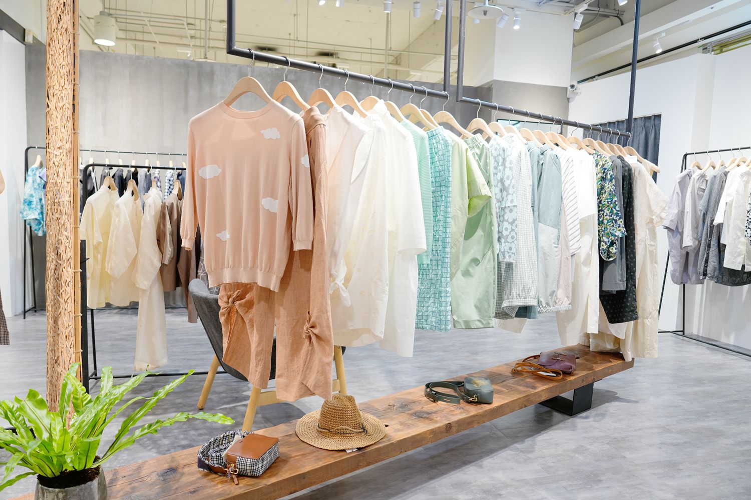 【全面1折起】萬件大牌美妝服飾買到賺到! 日曜天地 OUTLET 週年慶狂送5,000份大獎，釜山機票、星巴克任你抽! @混血珊莎的奇幻旅程