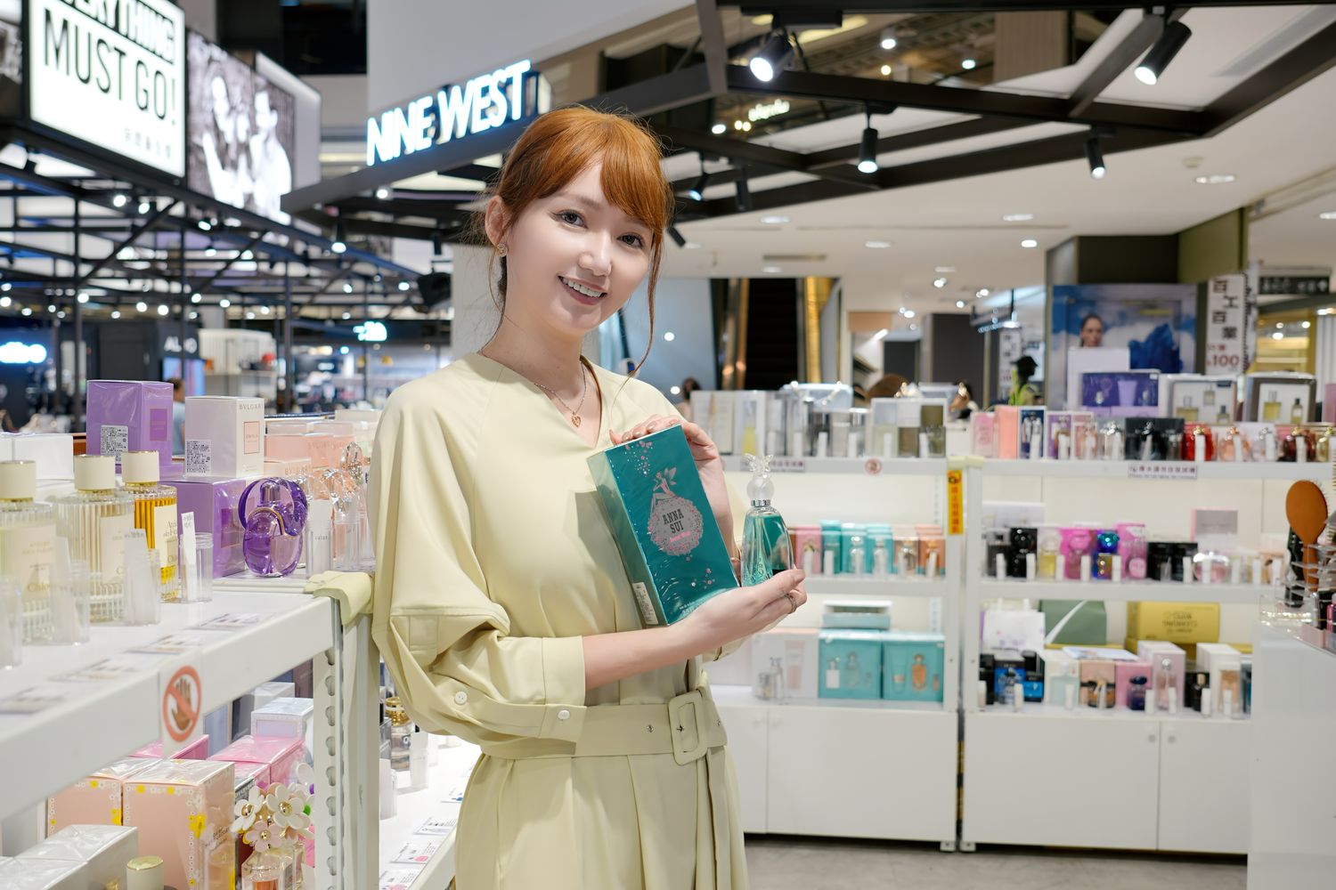 【全面1折起】萬件大牌美妝服飾買到賺到! 日曜天地 OUTLET 週年慶狂送5,000份大獎，釜山機票、星巴克任你抽! @混血珊莎的奇幻旅程