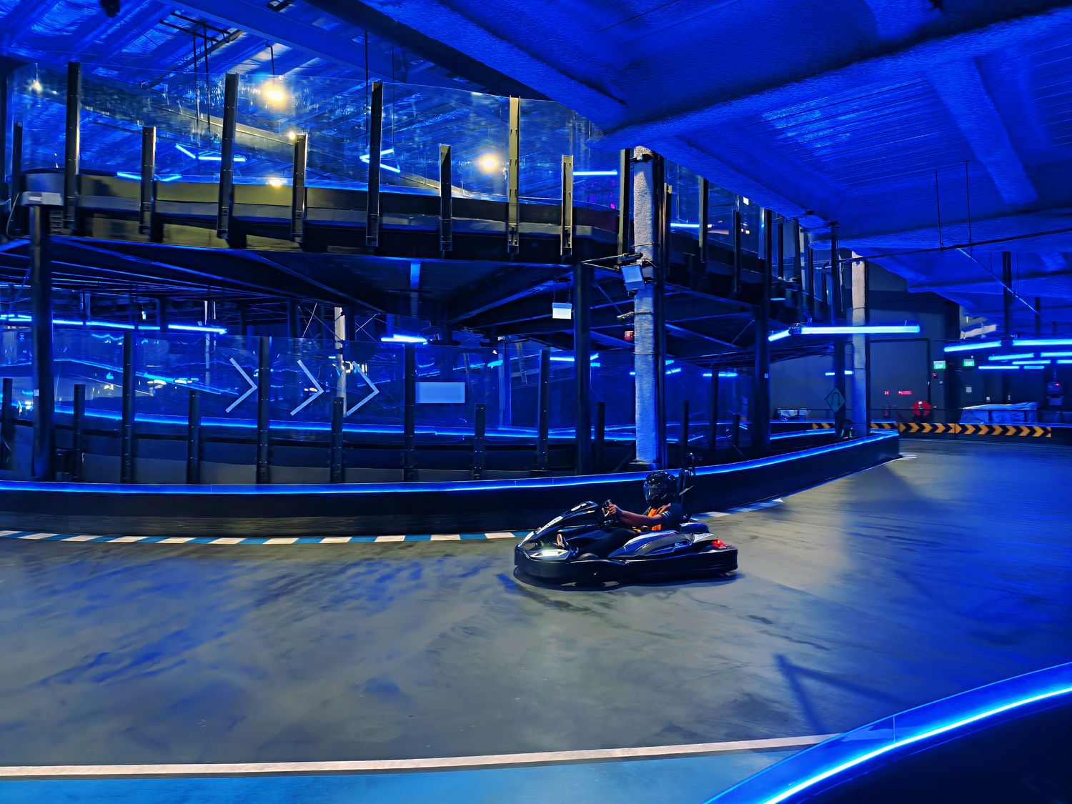 新加坡 HyperDrive 室內卡丁車,隱身聖淘沙巴拉望的飆速天堂! @混血珊莎的奇幻旅程 新加坡 HyperDrive 室內卡丁車,隱身聖淘沙巴拉望的飆速天堂! @混血珊莎的奇幻旅程