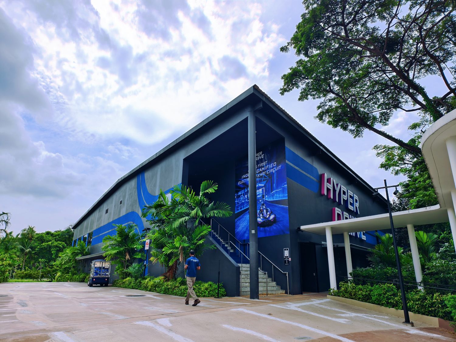 新加坡 HyperDrive 室內卡丁車,隱身聖淘沙巴拉望的飆速天堂! @混血珊莎的奇幻旅程 新加坡 HyperDrive 室內卡丁車,隱身聖淘沙巴拉望的飆速天堂! @混血珊莎的奇幻旅程