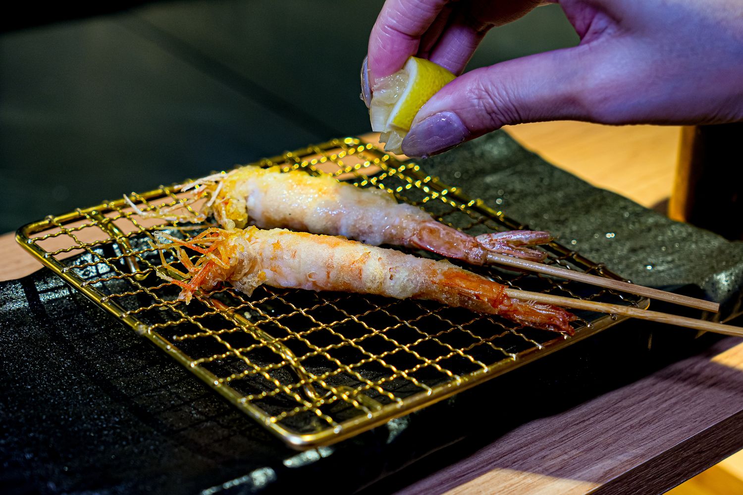 【勝天 天婦羅串揚】輕奢板前料理!品嚐21道板前現流海鮮炸物，中山區必吃美食推薦 @混血珊莎的奇幻旅程