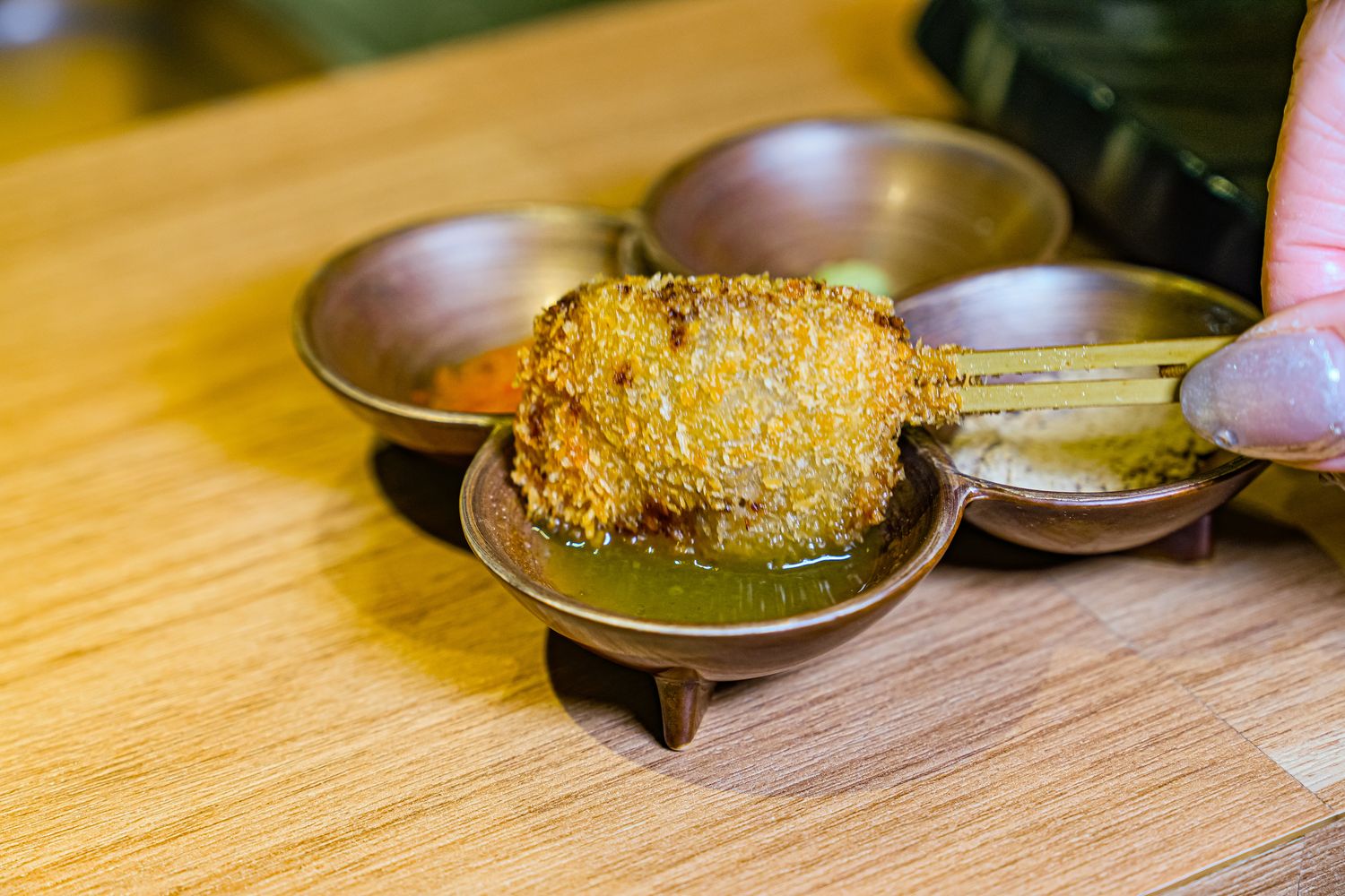 【勝天 天婦羅串揚】輕奢板前料理!品嚐21道板前現流海鮮炸物，中山區必吃美食推薦 @混血珊莎的奇幻旅程