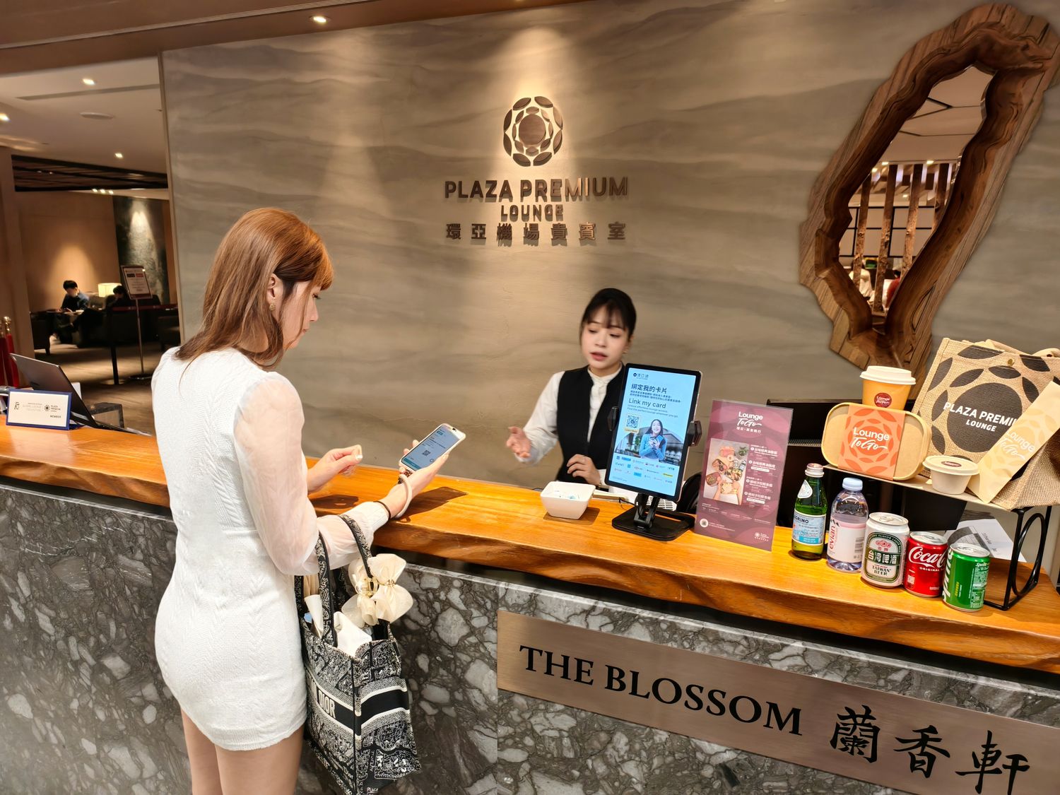 桃園機場環亞貴賓室體驗評價!實測信用卡免費門檻，沒達標用 KKday 買最划算! @混血珊莎的奇幻旅程