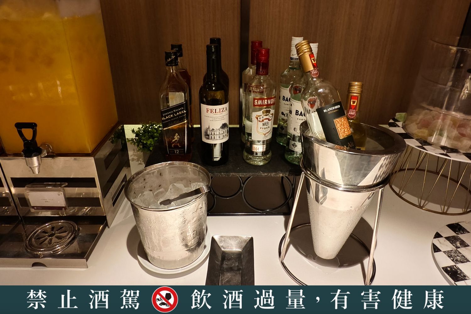 桃園機場環亞貴賓室體驗評價!實測信用卡免費門檻，沒達標用 KKday 買最划算! @混血珊莎的奇幻旅程