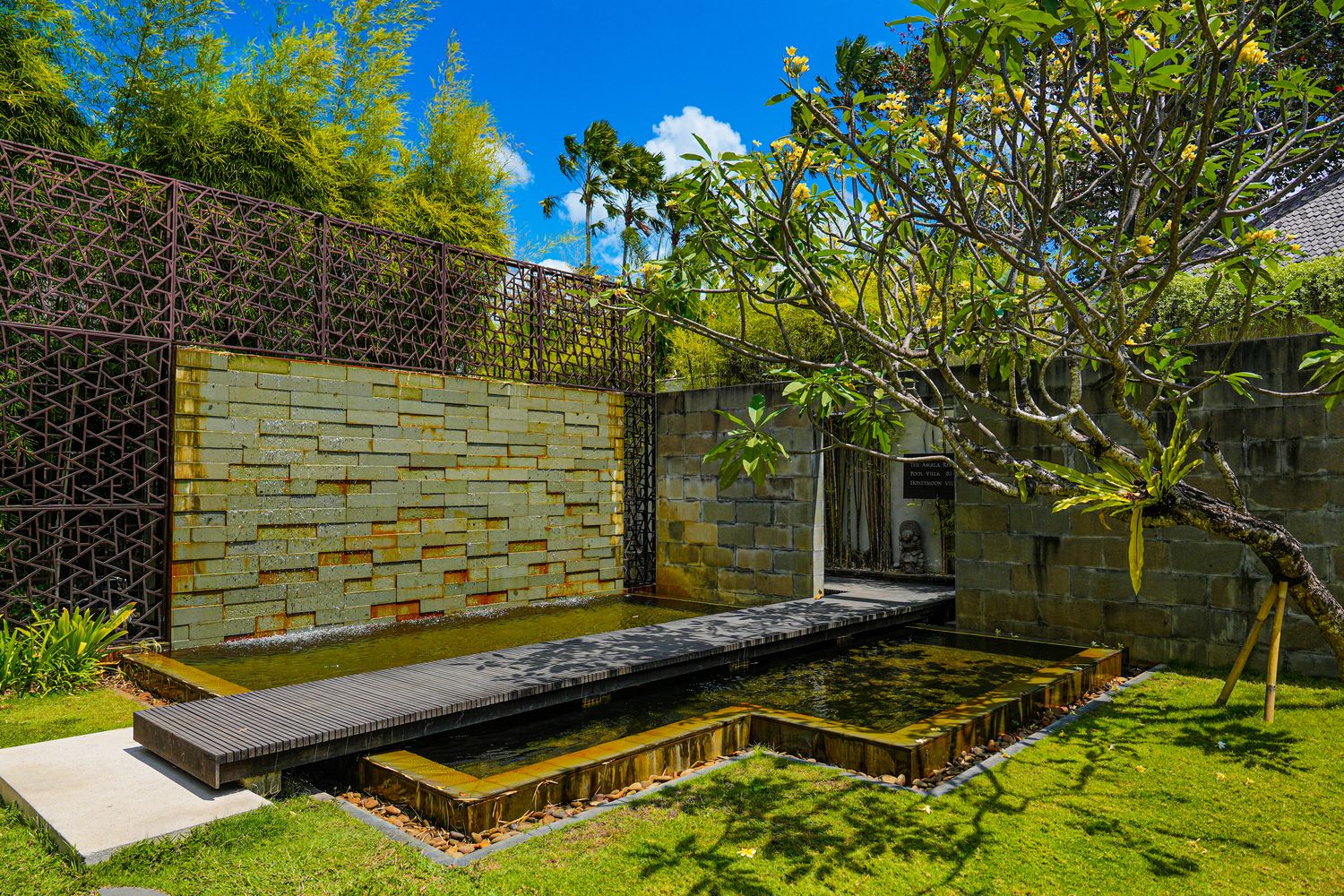 【峇里島住宿推薦】The Amala Boutique Retreat:水明漾獨棟泳池Villa,頌缽體驗與夢幻漂浮早餐! @混血珊莎的奇幻旅程 【峇里島住宿推薦】The Amala Boutique Retreat:水明漾獨棟泳池Villa,頌缽體驗與夢幻漂浮早餐! @混血珊莎的奇幻旅程