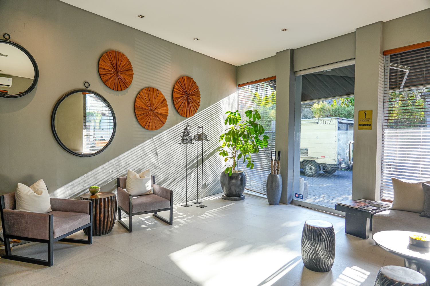 【峇里島住宿推薦】The Amala Boutique Retreat:水明漾獨棟泳池Villa,頌缽體驗與夢幻漂浮早餐! @混血珊莎的奇幻旅程 【峇里島住宿推薦】The Amala Boutique Retreat:水明漾獨棟泳池Villa,頌缽體驗與夢幻漂浮早餐! @混血珊莎的奇幻旅程