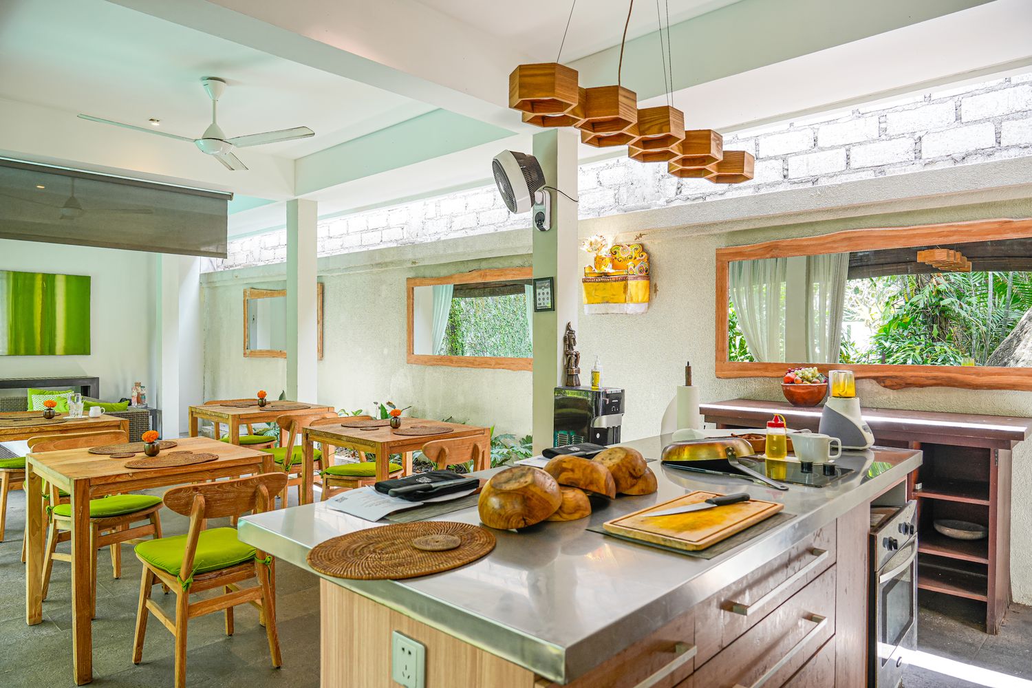 【峇里島住宿推薦】The Amala Boutique Retreat:水明漾獨棟泳池Villa,頌缽體驗與夢幻漂浮早餐! @混血珊莎的奇幻旅程 【峇里島住宿推薦】The Amala Boutique Retreat:水明漾獨棟泳池Villa,頌缽體驗與夢幻漂浮早餐! @混血珊莎的奇幻旅程