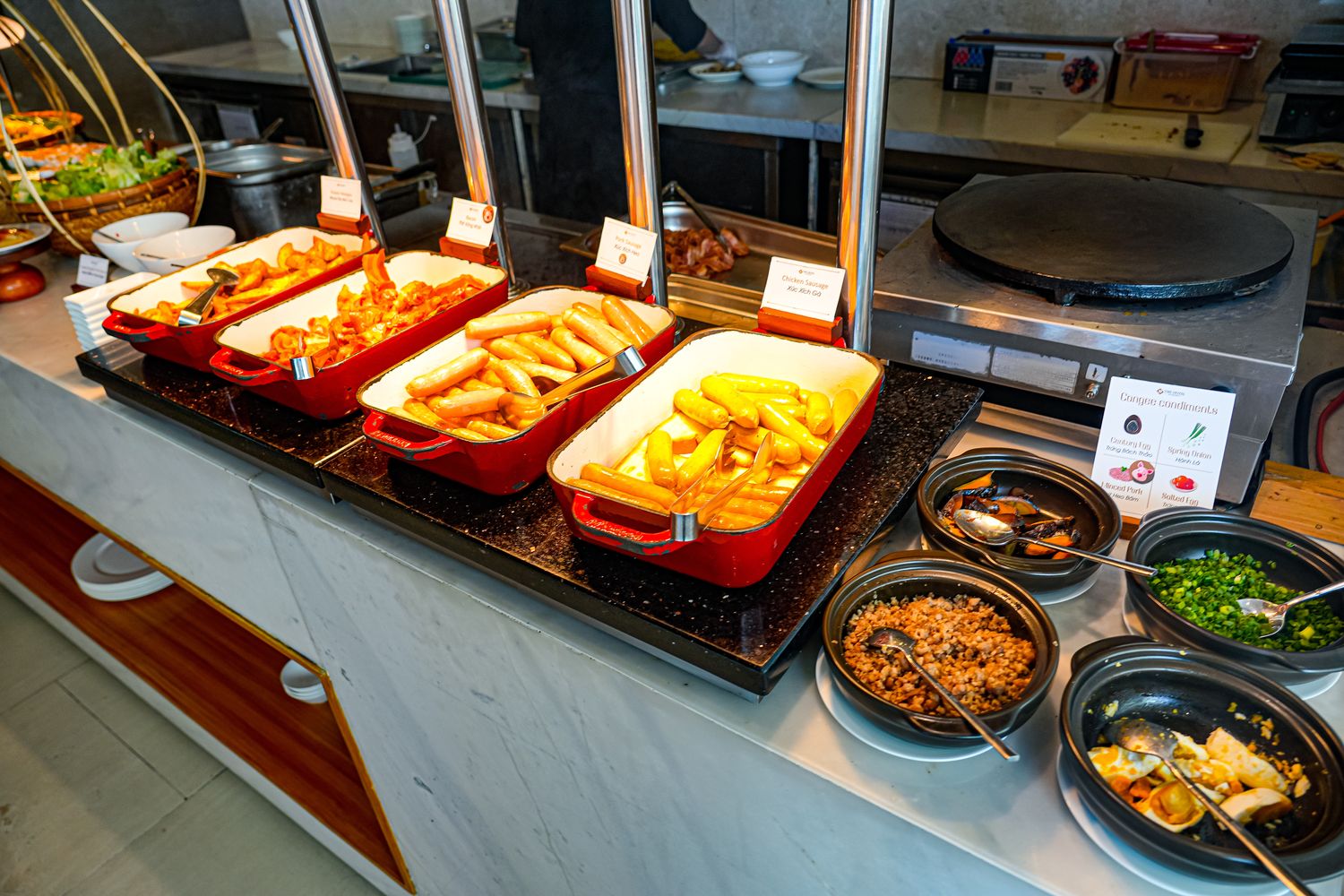 【峴港住宿】TMS Hotel Da Nang Beach 開箱！美溪沙灘第一排，頂樓無邊際泳池超美! @混血珊莎的奇幻旅程