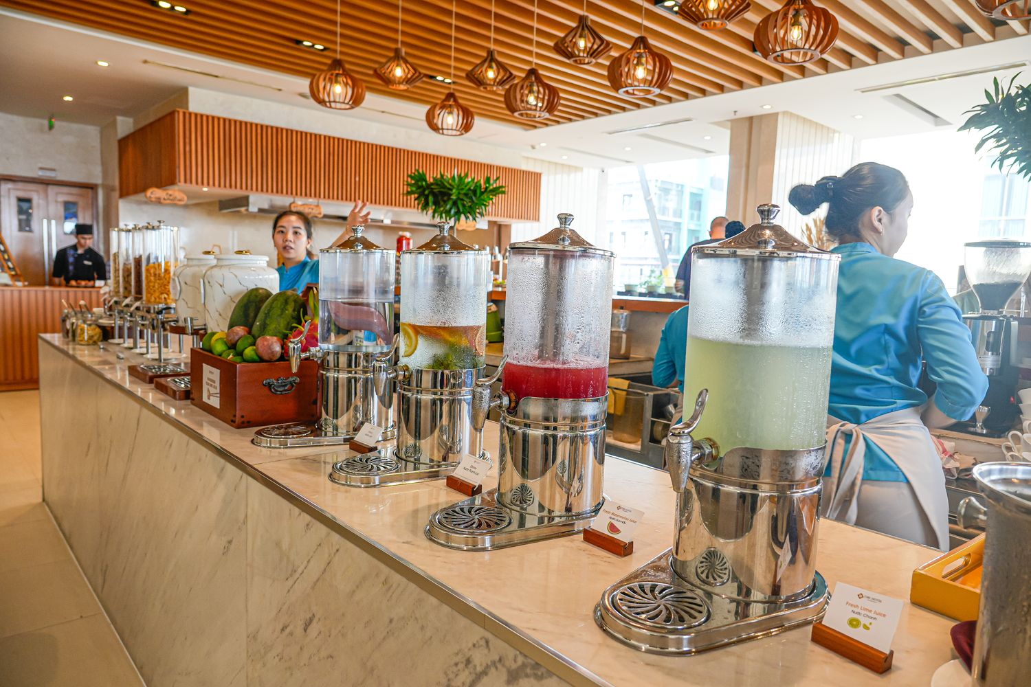 【峴港住宿】TMS Hotel Da Nang Beach 開箱！美溪沙灘第一排，頂樓無邊際泳池超美! @混血珊莎的奇幻旅程