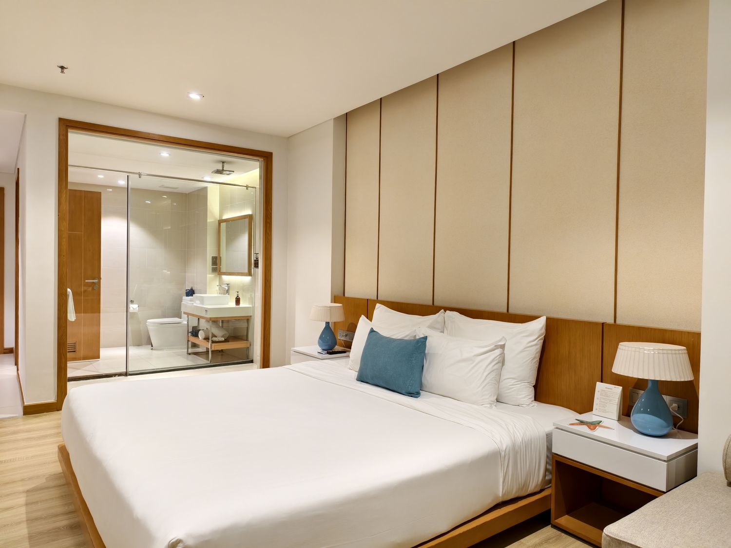 【峴港住宿】TMS Hotel Da Nang Beach 開箱！美溪沙灘第一排，頂樓無邊際泳池超美! @混血珊莎的奇幻旅程