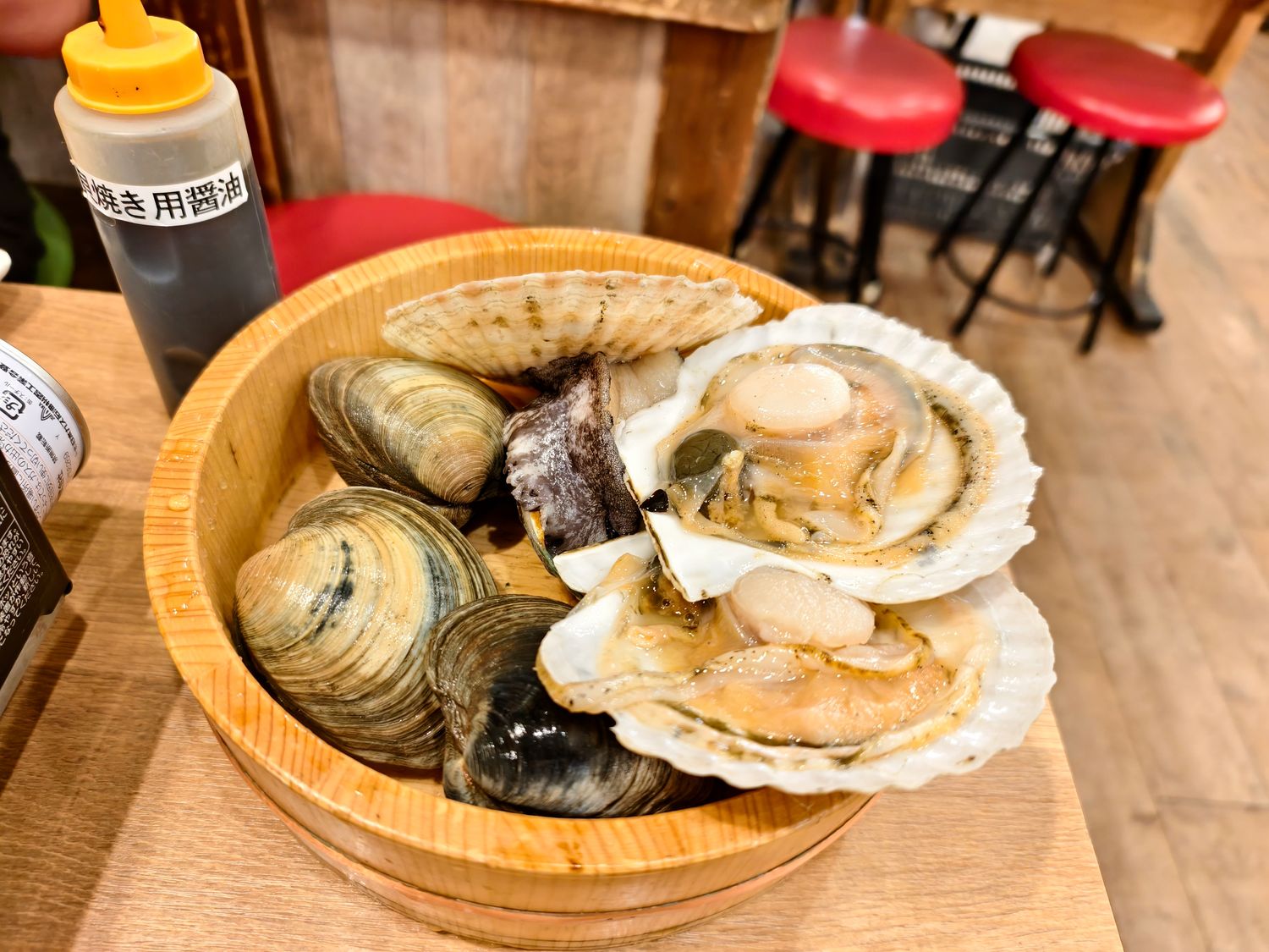 【日本美食】磯丸水產|24小時營業平價海鮮天堂,東京新宿/上野/淺草/澀谷/大阪/神戶通通有! @混血珊莎的奇幻旅程 【日本美食】磯丸水產|24小時營業平價海鮮天堂,東京新宿/上野/淺草/澀谷/大阪/神戶通通有! @混血珊莎的奇幻旅程