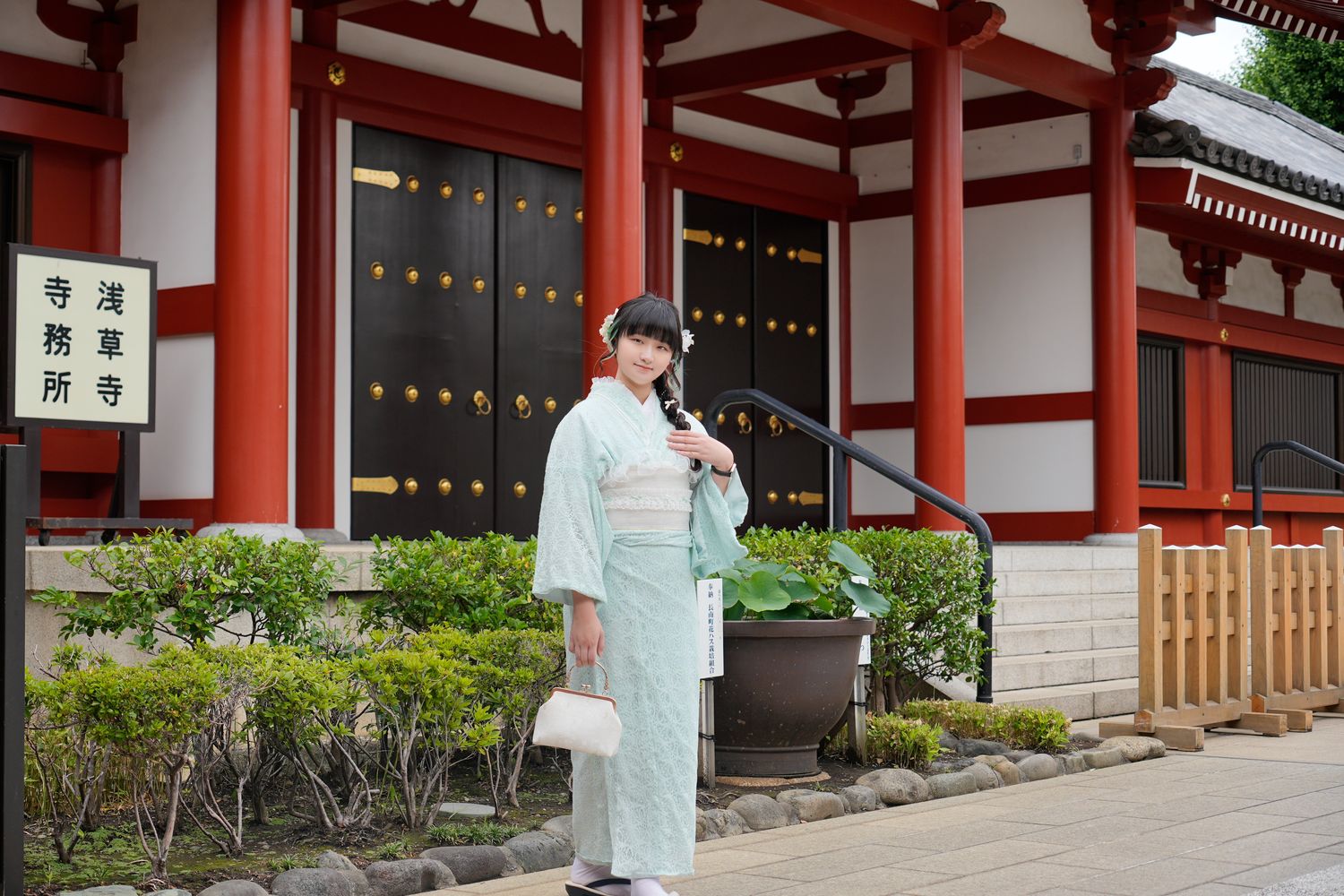 東京和服租借|蕾絲和服漫步雷門!江戶和裝工房雅-淺草站前店(含妝髮攝影/中文服務) @混血珊莎的奇幻旅程