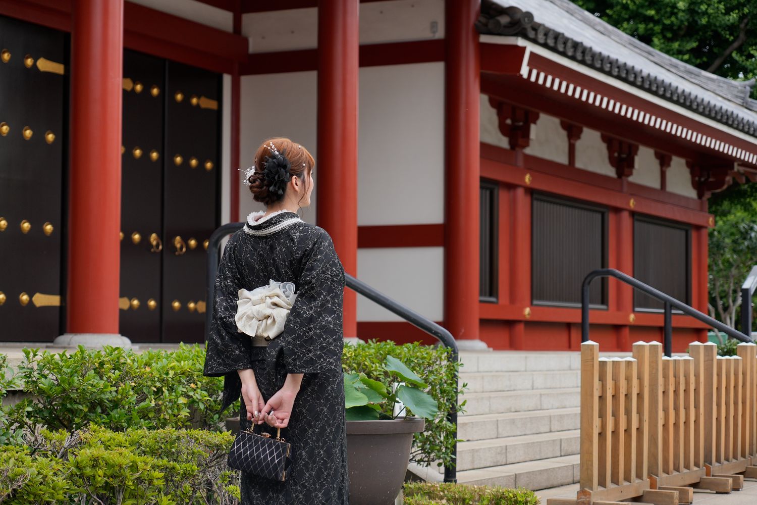東京和服租借|蕾絲和服漫步雷門!江戶和裝工房雅-淺草站前店(含妝髮攝影/中文服務) @混血珊莎的奇幻旅程