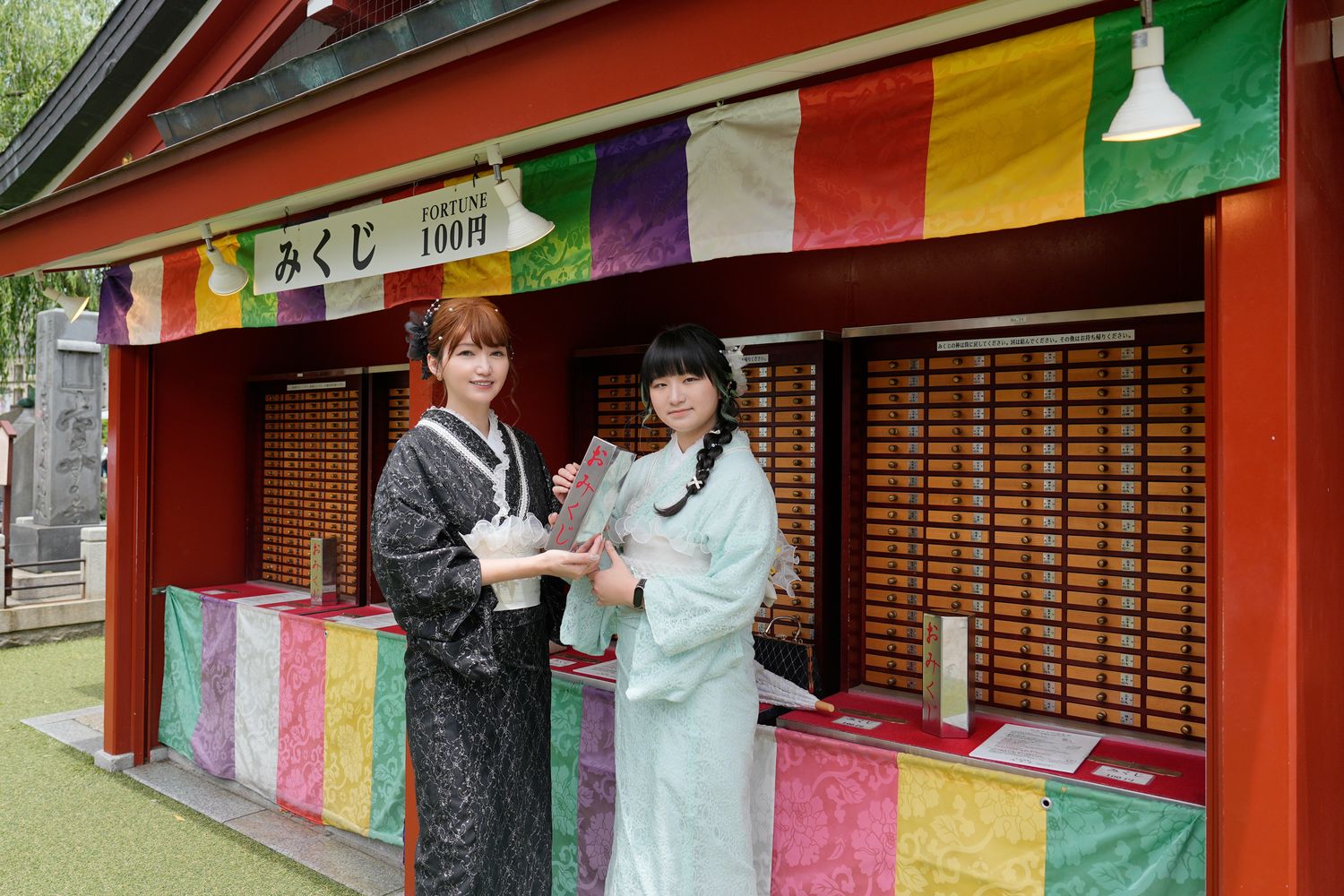 東京和服租借|蕾絲和服漫步雷門!江戶和裝工房雅-淺草站前店(含妝髮攝影/中文服務) @混血珊莎的奇幻旅程