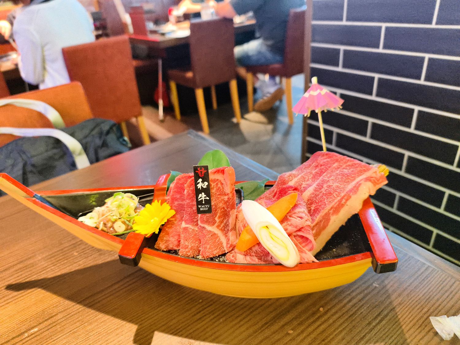 【肉屋橫丁】東京和牛燒肉吃到飽，含酒精暢飲的肉食控天堂! @混血珊莎的奇幻旅程