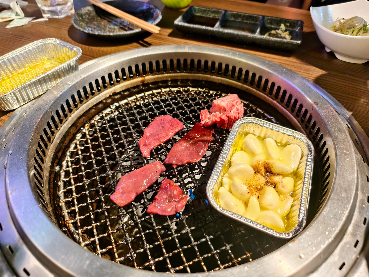 【肉屋橫丁】東京和牛燒肉吃到飽，含酒精暢飲的肉食控天堂! @混血珊莎的奇幻旅程