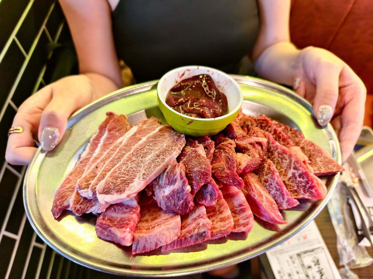 【肉屋橫丁】東京和牛燒肉吃到飽，含酒精暢飲的肉食控天堂! @混血珊莎的奇幻旅程
