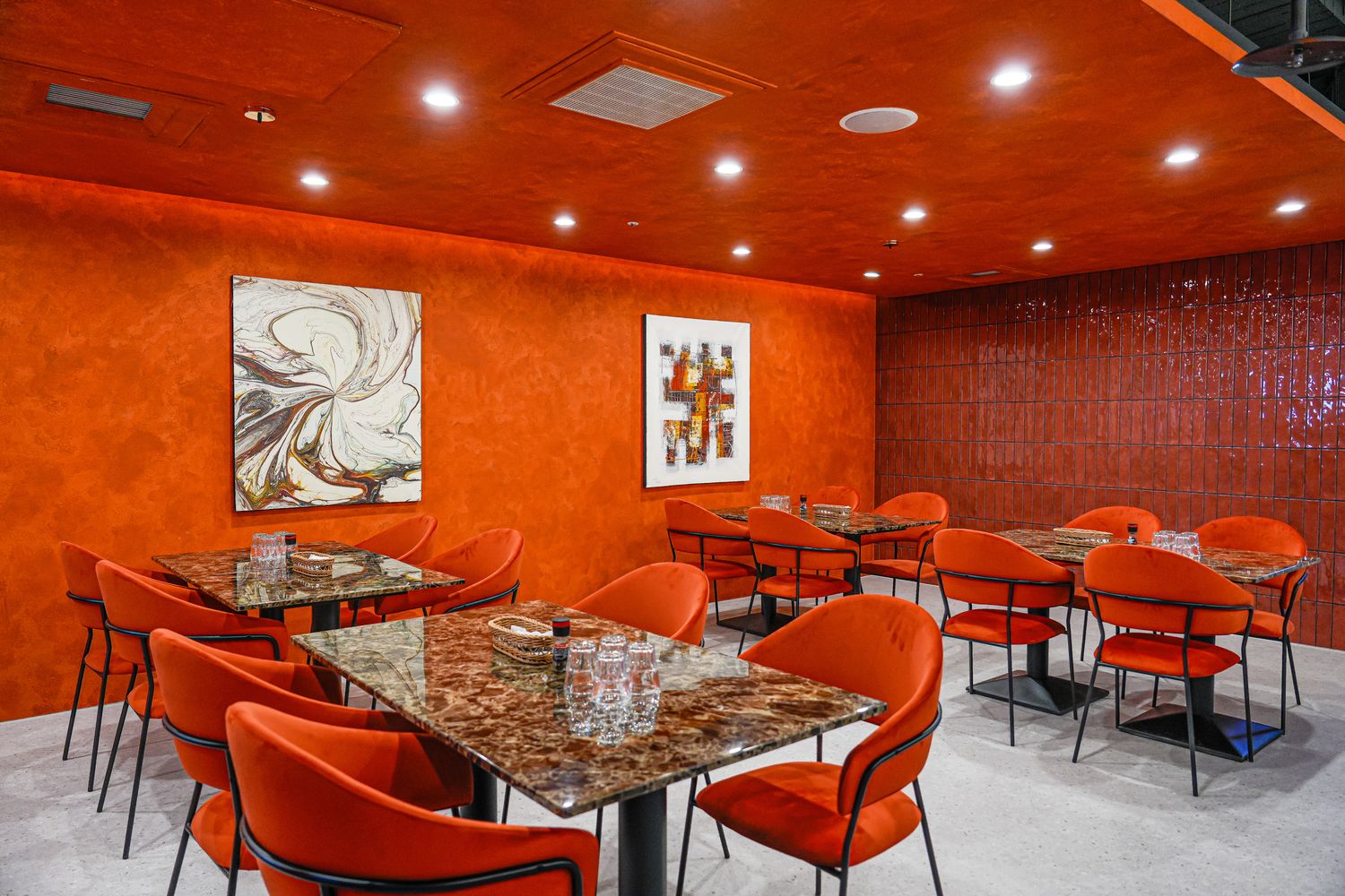 桃園聚餐推薦｜新開幕托斯卡尼尼中壢店，中壢火車站旁美食，市中心的義式花園! @混血珊莎的奇幻旅程