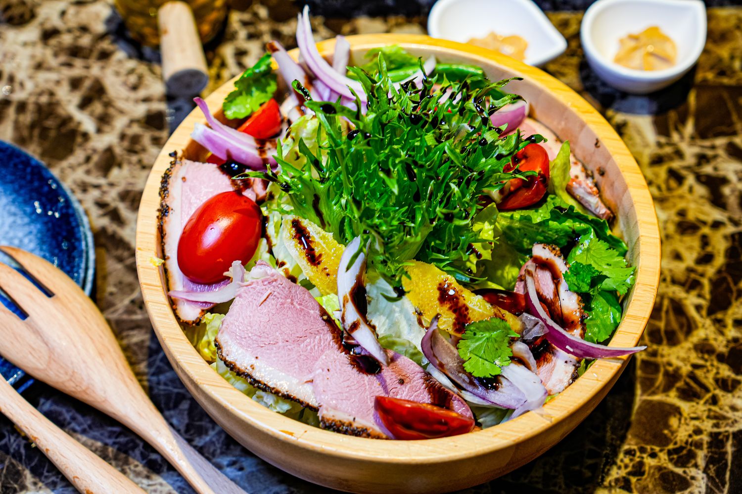 桃園聚餐推薦｜新開幕托斯卡尼尼中壢店，中壢火車站旁美食，市中心的義式花園! @混血珊莎的奇幻旅程