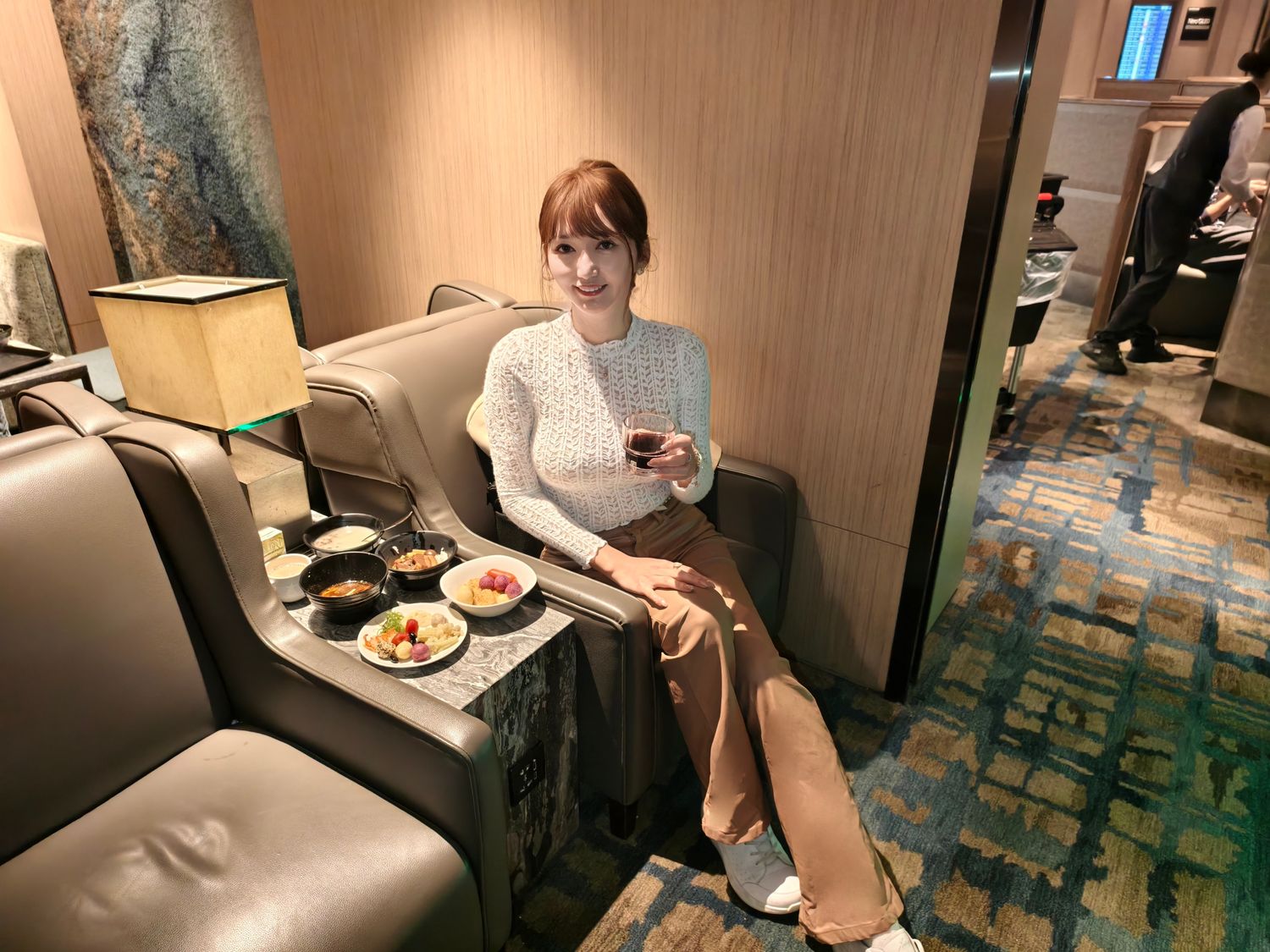 【機場貴賓室優惠】搭廉航也能進貴賓室,全球通用 U.First(原龍騰卡)優惠,班機延誤救星! @混血珊莎的奇幻旅程 【機場貴賓室優惠】搭廉航也能進貴賓室,全球通用 U.First(原龍騰卡)優惠,班機延誤救星! @混血珊莎的奇幻旅程