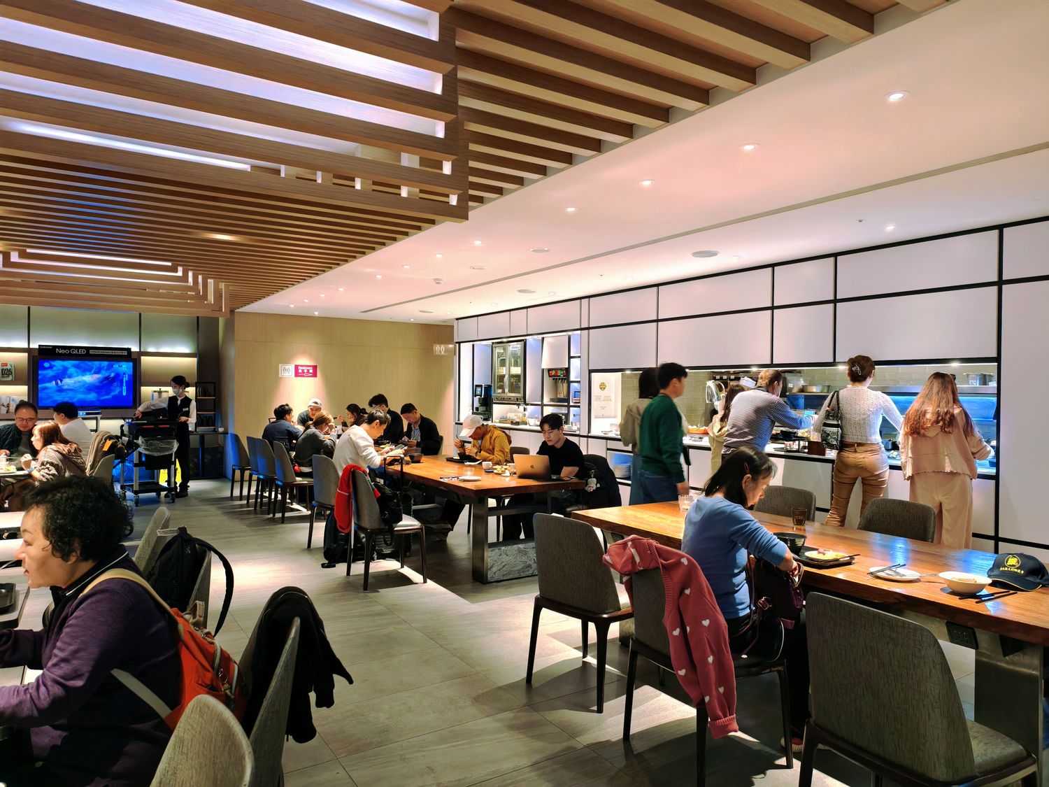 【機場貴賓室優惠】搭廉航也能進貴賓室,全球通用 U.First(原龍騰卡)優惠,班機延誤救星! @混血珊莎的奇幻旅程 【機場貴賓室優惠】搭廉航也能進貴賓室,全球通用 U.First(原龍騰卡)優惠,班機延誤救星! @混血珊莎的奇幻旅程