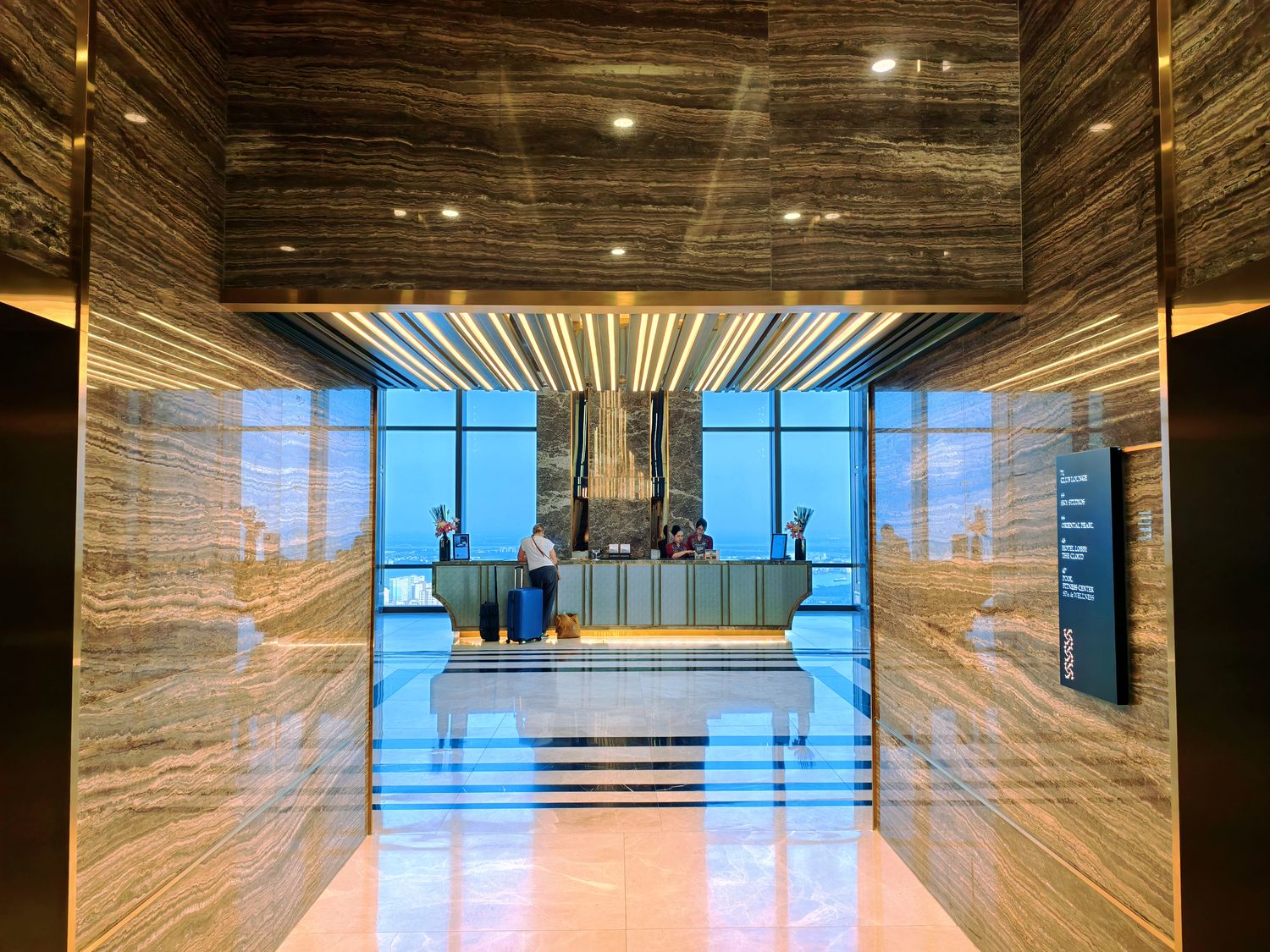 【越南胡志明】全越最高! Landmark 81觀景台&必訪 Nest by AiA 高空咖啡廳! @混血珊莎的奇幻旅程 【越南胡志明】全越最高! Landmark 81觀景台&必訪 Nest by AiA 高空咖啡廳! @混血珊莎的奇幻旅程