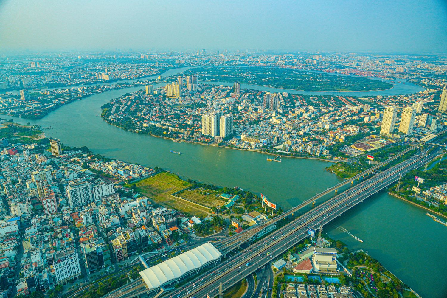 【越南胡志明】全越最高! Landmark 81觀景台&必訪 Nest by AiA 高空咖啡廳! @混血珊莎的奇幻旅程
