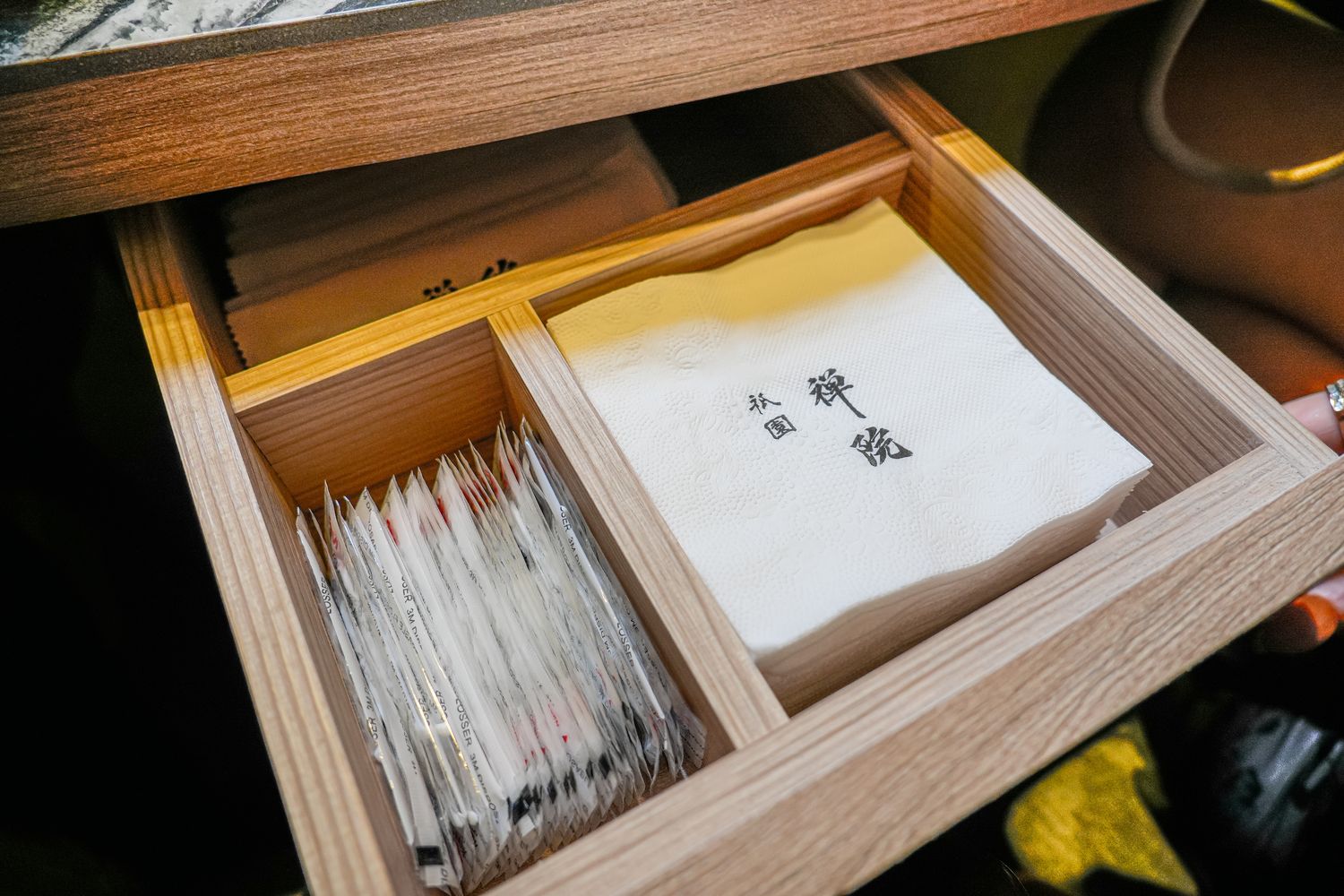 【祇園.禪院壽喜燒專門店】台北必吃京都祇園關西壽喜燒!全包廂制+桌邊服務一口入魂!台北名店橋山壽喜燒姐妹店 @混血珊莎的奇幻旅程 【祇園.禪院壽喜燒專門店】台北必吃京都祇園關西壽喜燒!全包廂制+桌邊服務一口入魂!台北名店橋山壽喜燒姐妹店 @混血珊莎的奇幻旅程