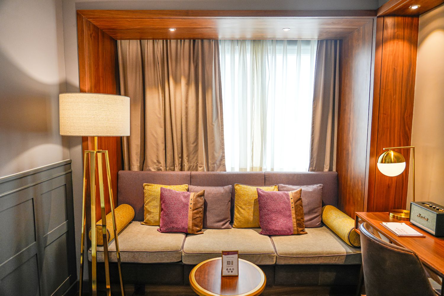 越南胡志明 Fusion Original Saigon Centre |市中心五星飯店絕美高空泳池，下樓就是商場！ @混血珊莎的奇幻旅程