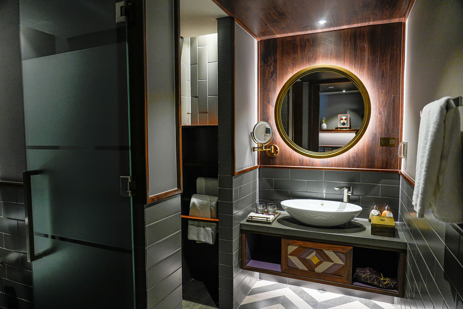 越南胡志明 Fusion Original Saigon Centre |市中心五星飯店絕美高空泳池，下樓就是商場！ @混血珊莎的奇幻旅程