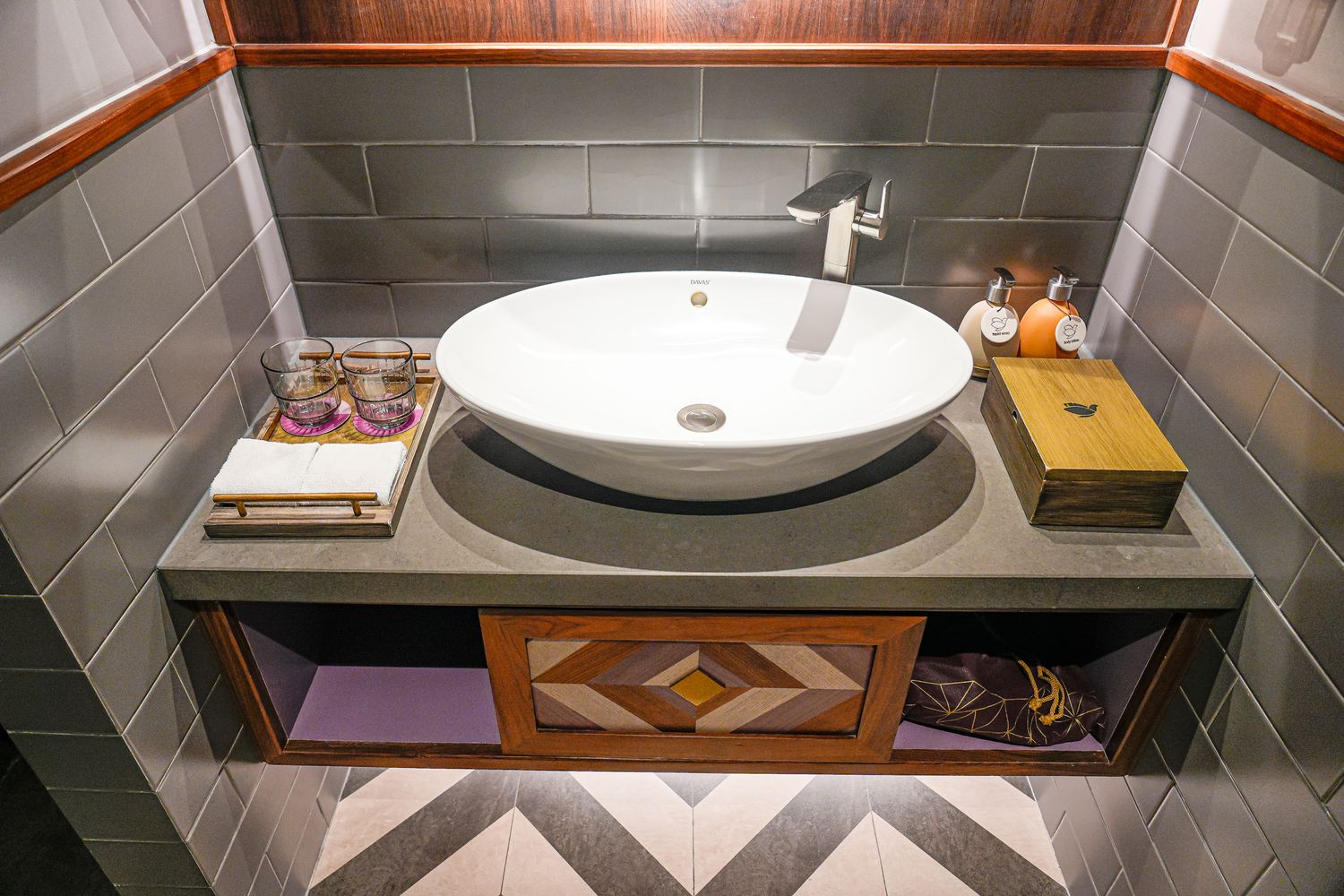 越南胡志明 Fusion Original Saigon Centre |市中心五星飯店絕美高空泳池，下樓就是商場！ @混血珊莎的奇幻旅程