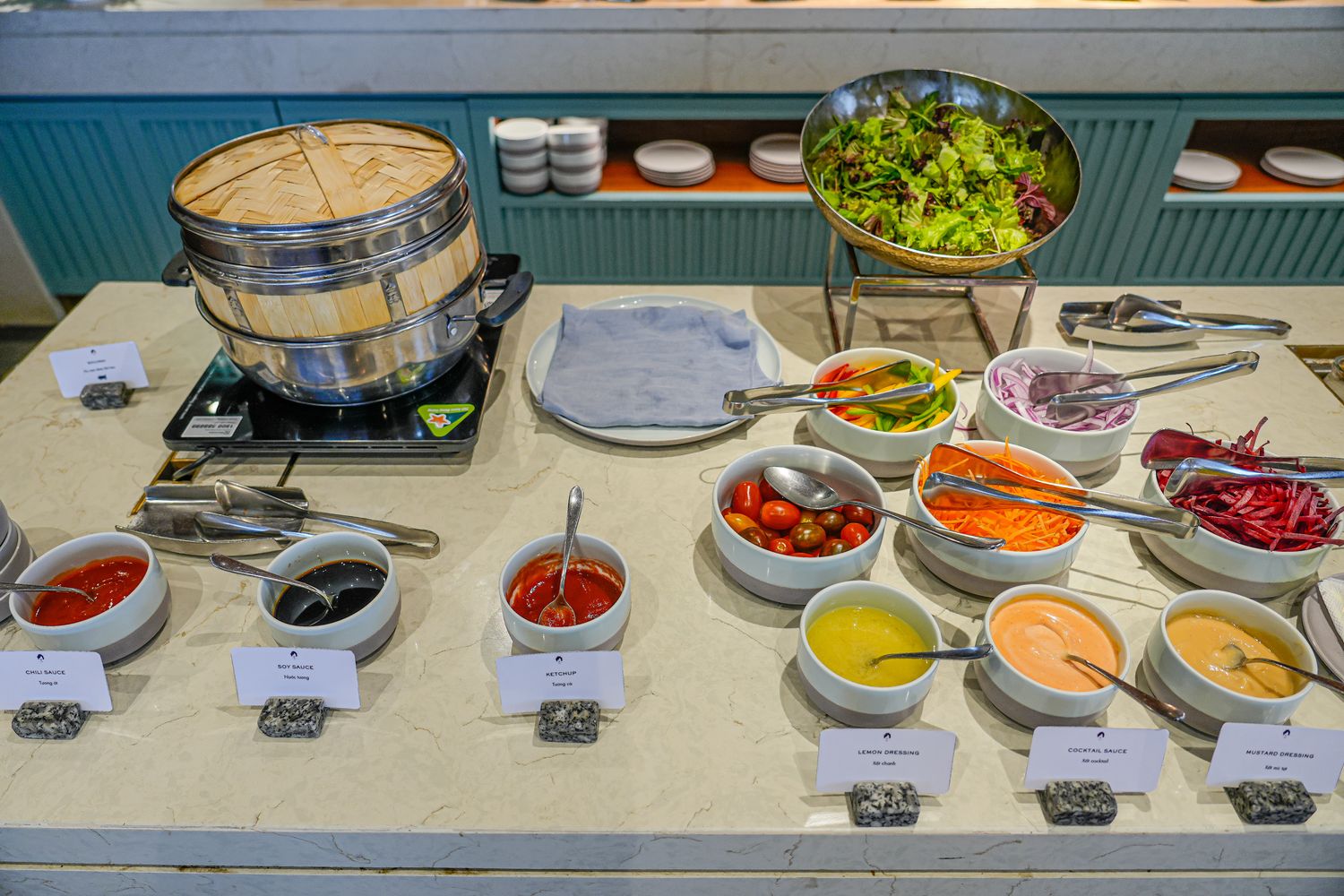 越南胡志明 Fusion Original Saigon Centre |市中心五星飯店絕美高空泳池，下樓就是商場！ @混血珊莎的奇幻旅程