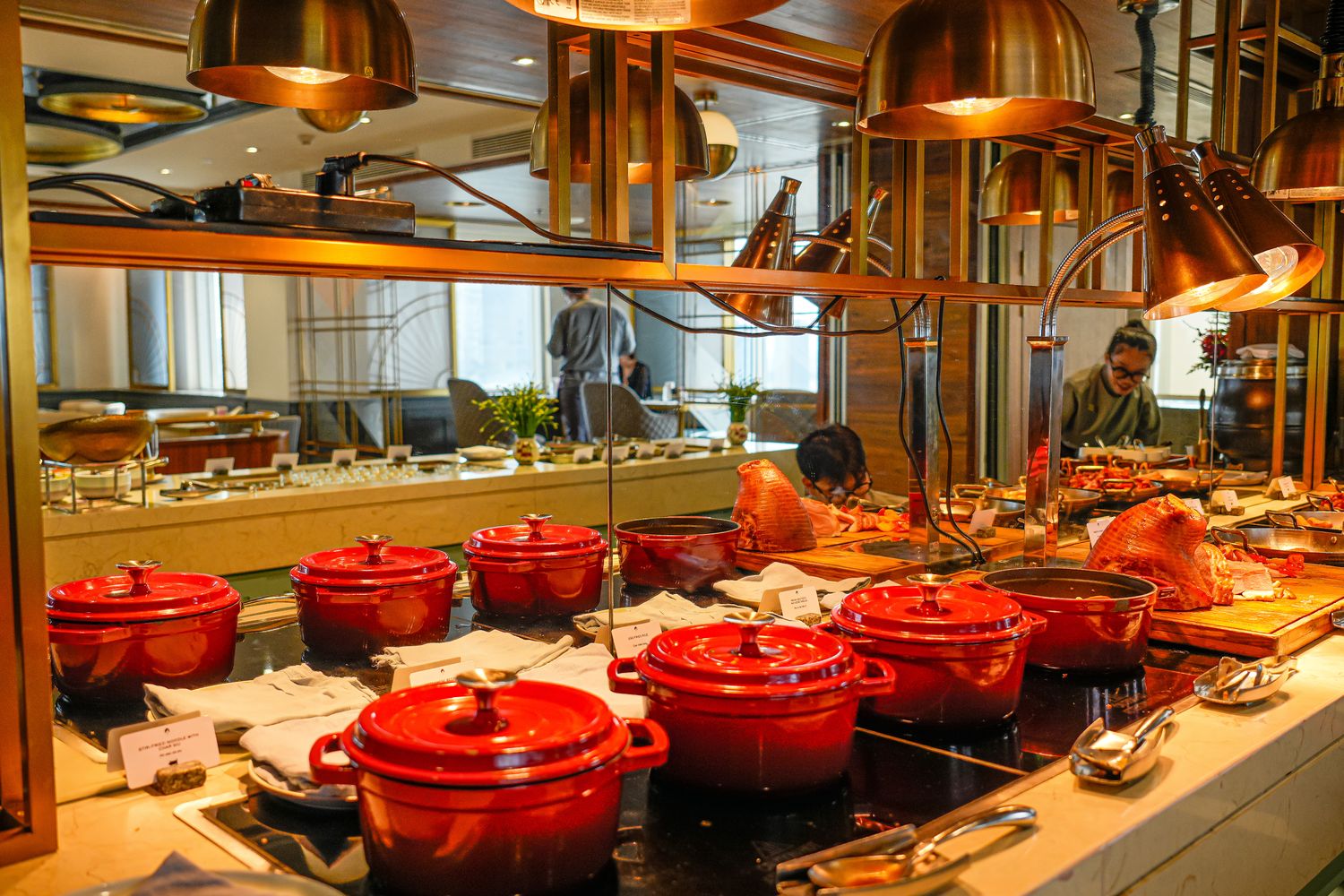 越南胡志明 Fusion Original Saigon Centre |市中心五星飯店絕美高空泳池，下樓就是商場！ @混血珊莎的奇幻旅程